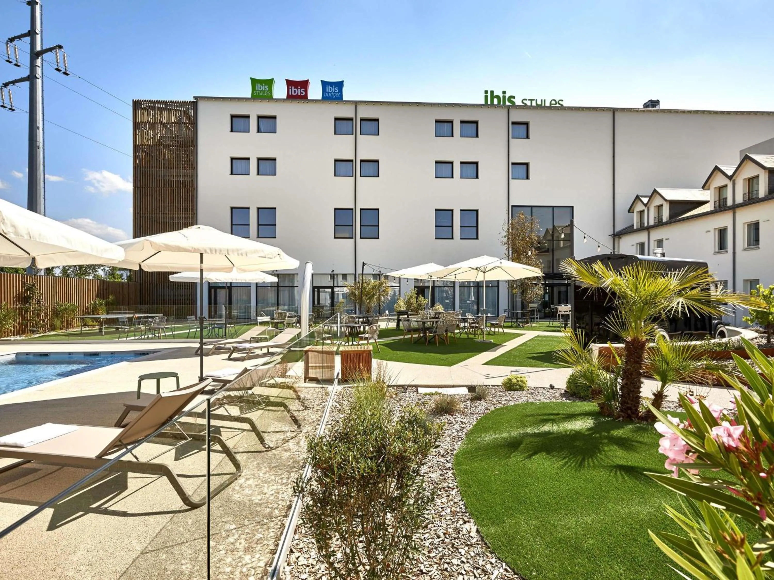 Pool view in ibis Styles La Roche-sur-Yon