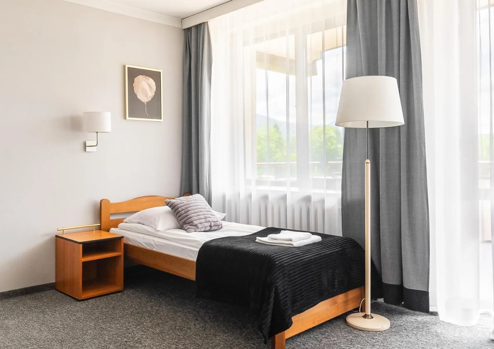 Bed in Hotel Helios 300m od Krupówek nowy BASEN od 12 lipca