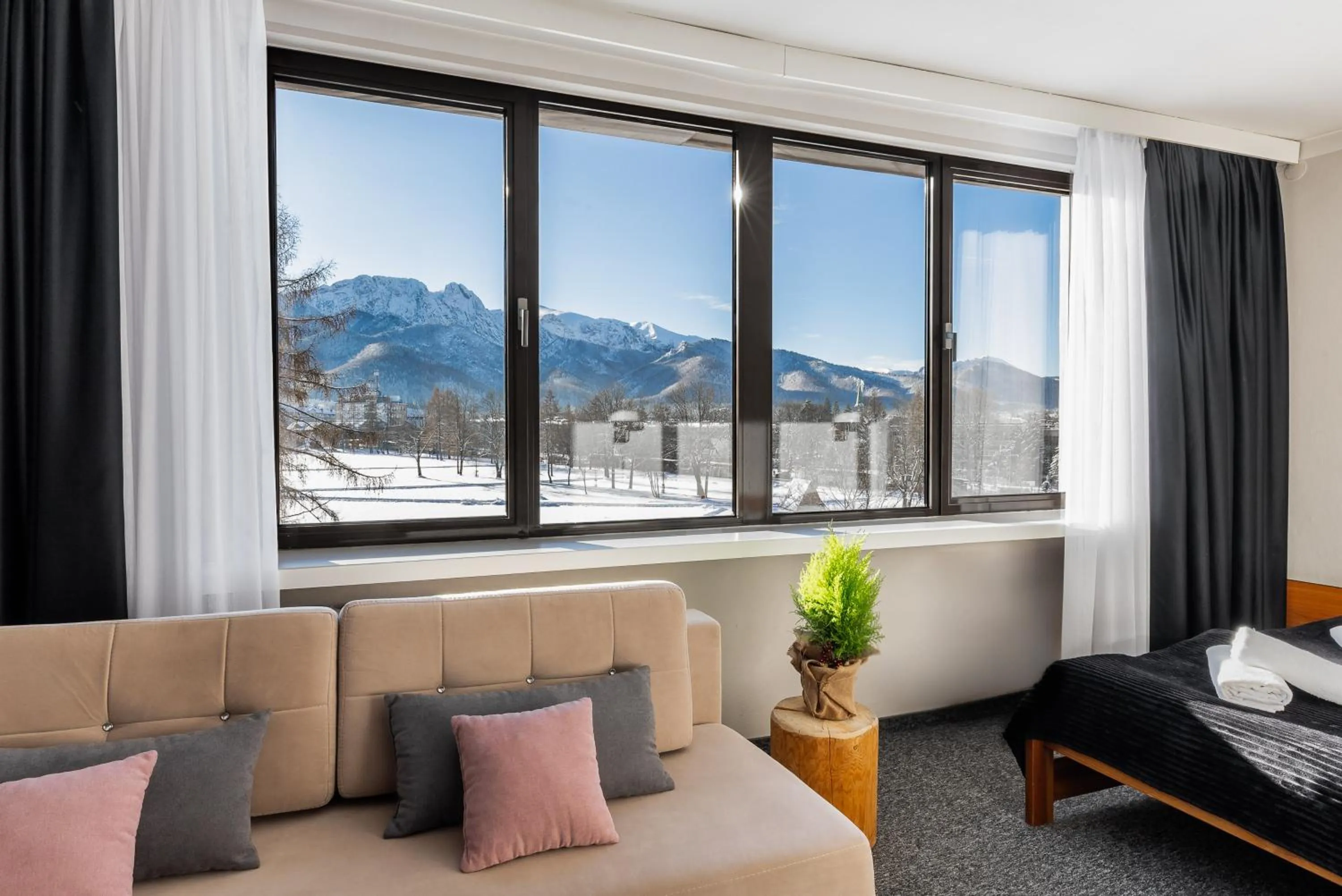 Hotel Helios 300m od Krupówek nowy BASEN od 12 lipca