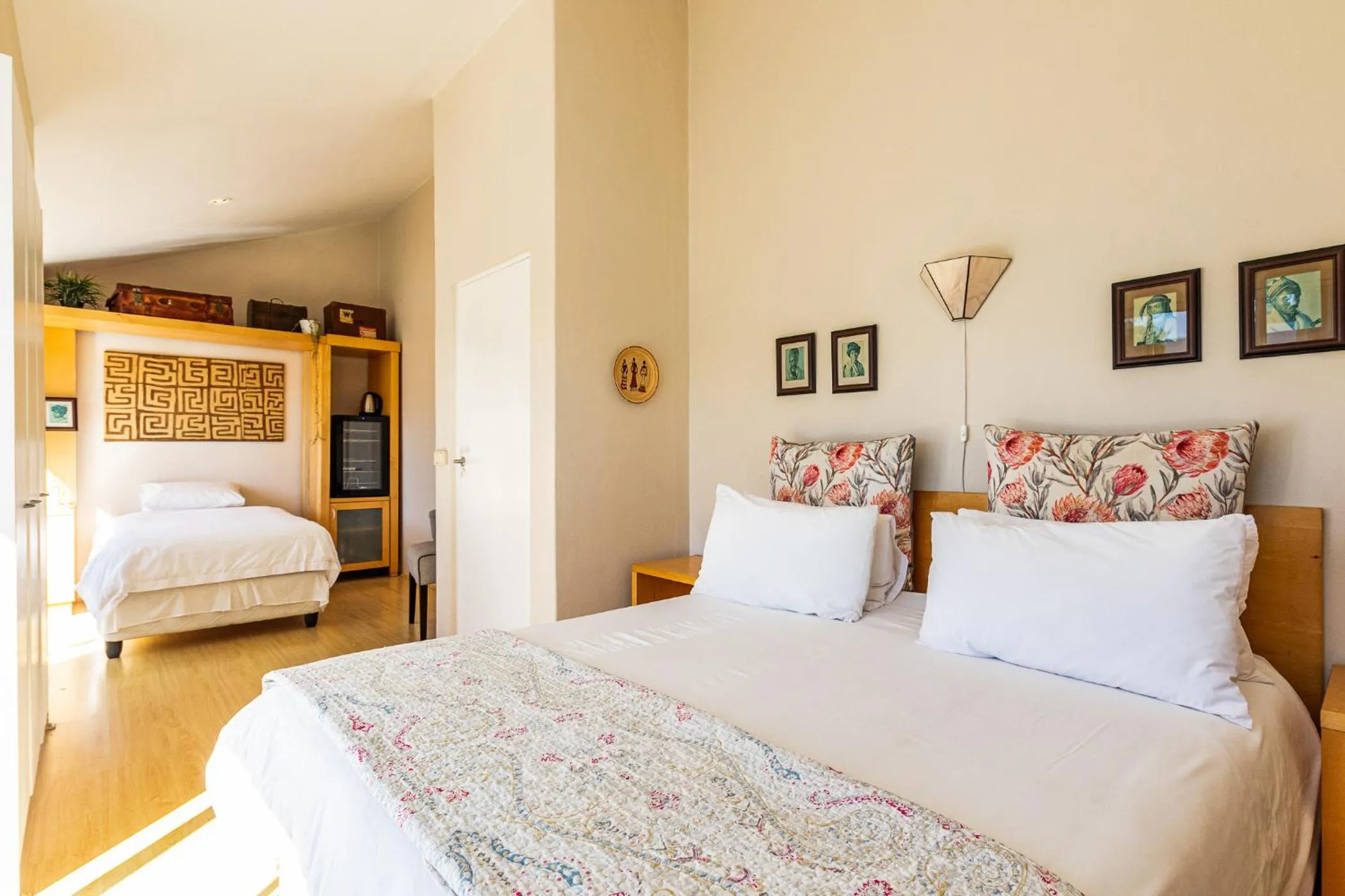 Bed in Admiralty Bed & Breakfast