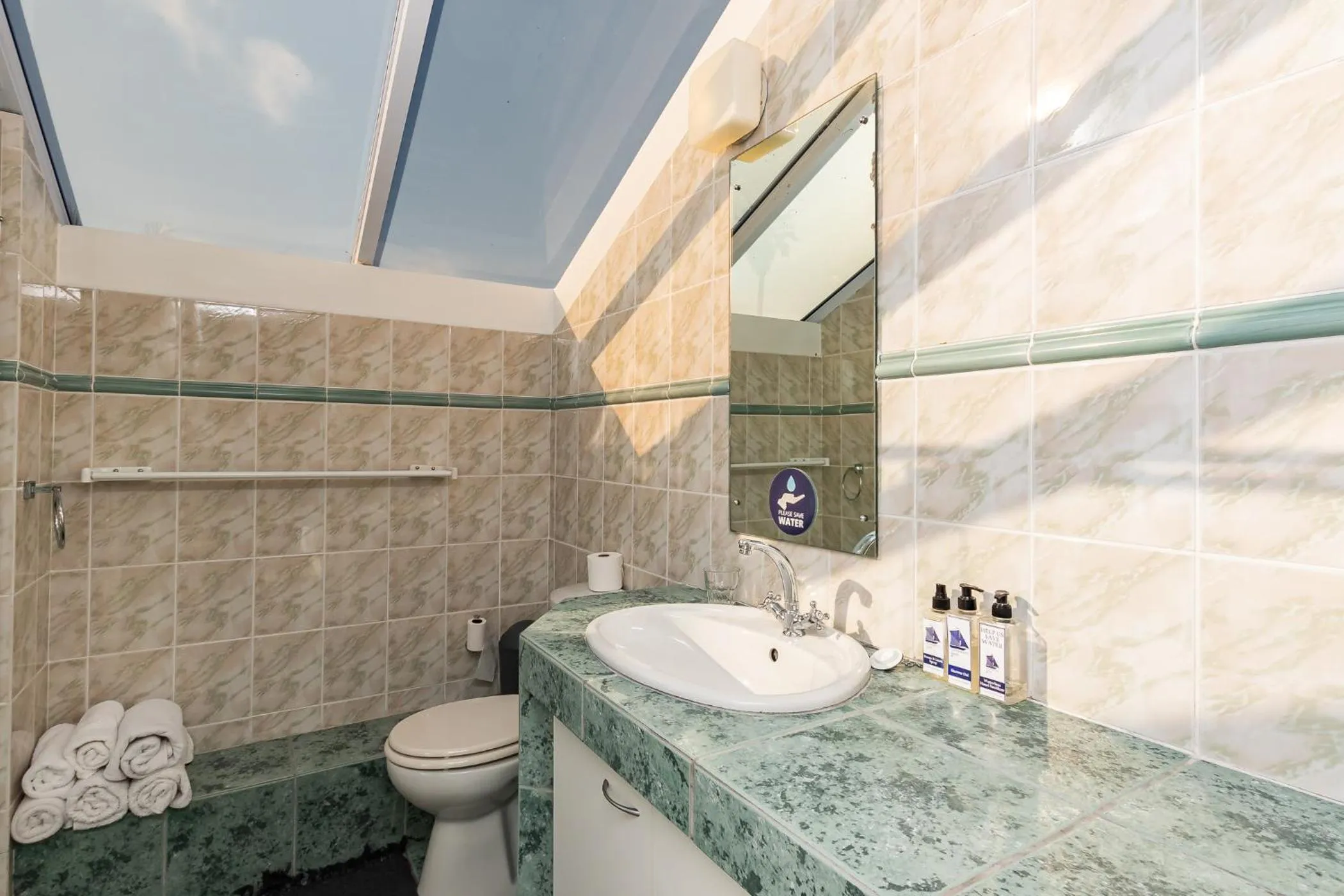 Admiralty Bed & Breakfast