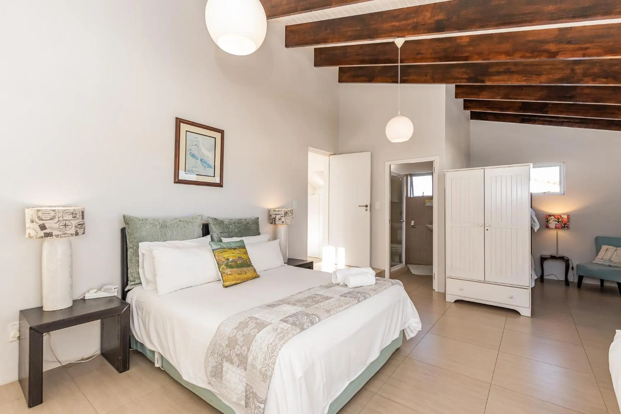 Bed in Admiralty Bed & Breakfast