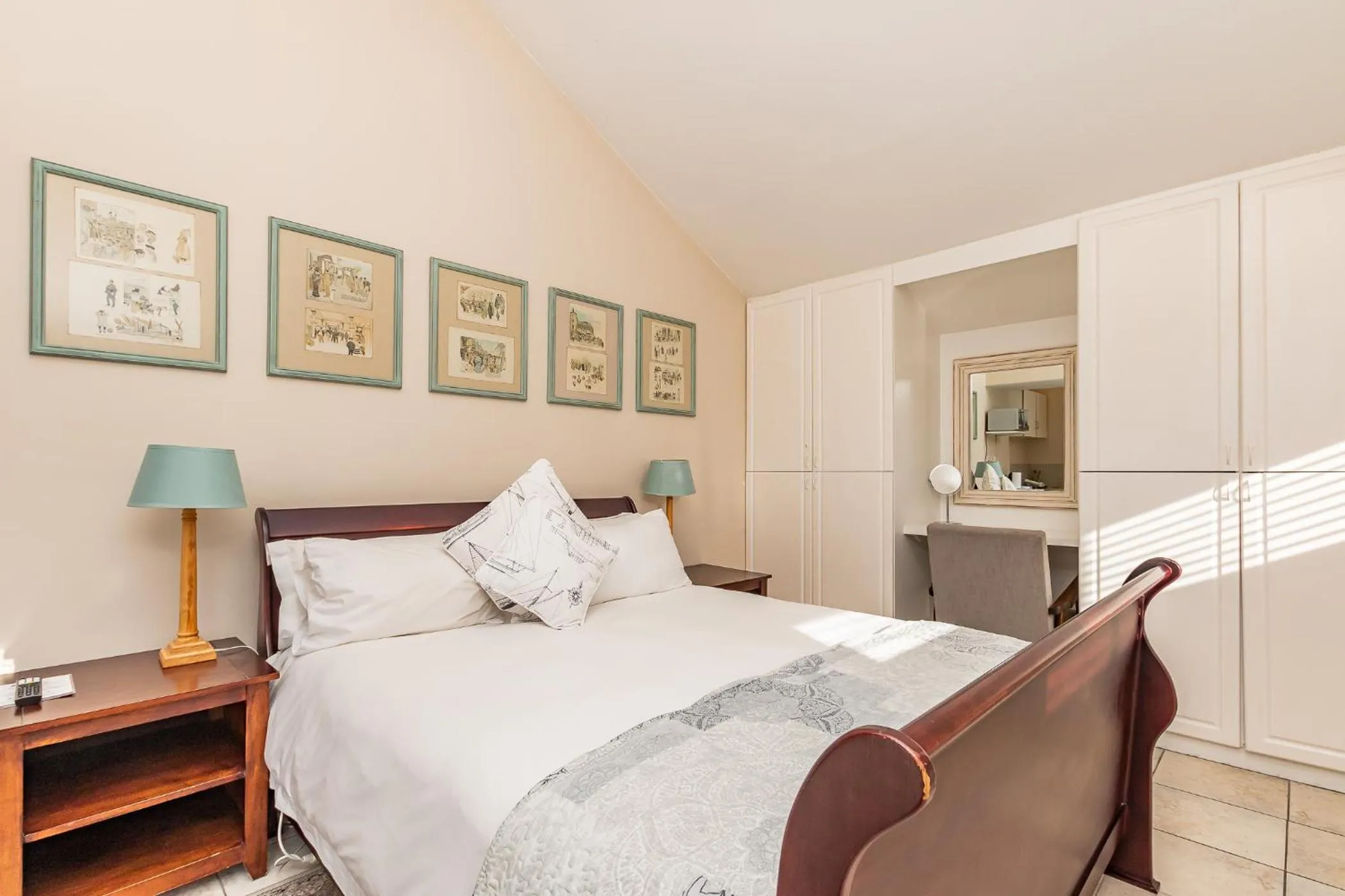 Bed in Admiralty Bed & Breakfast