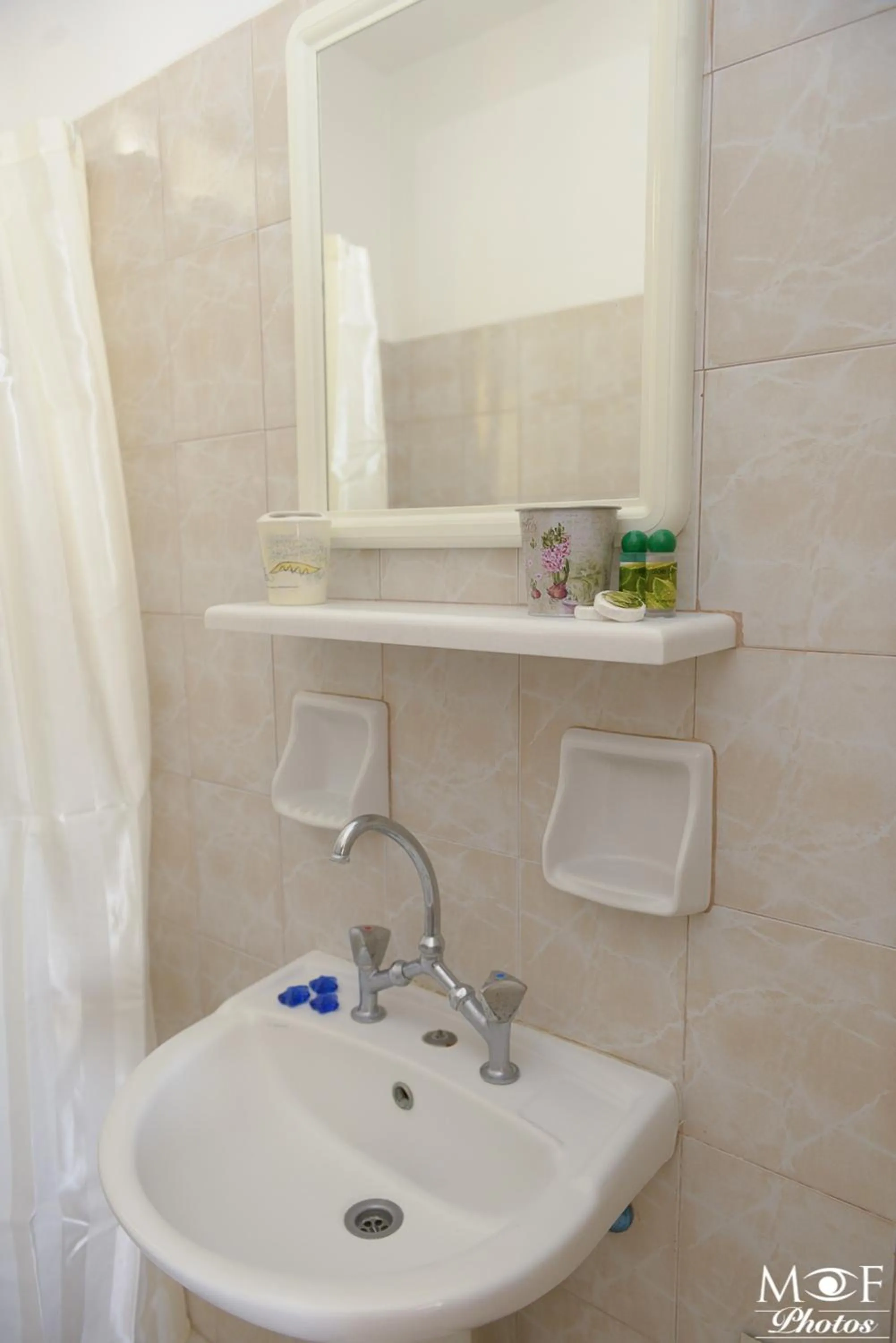 Shower in Hotel Elena