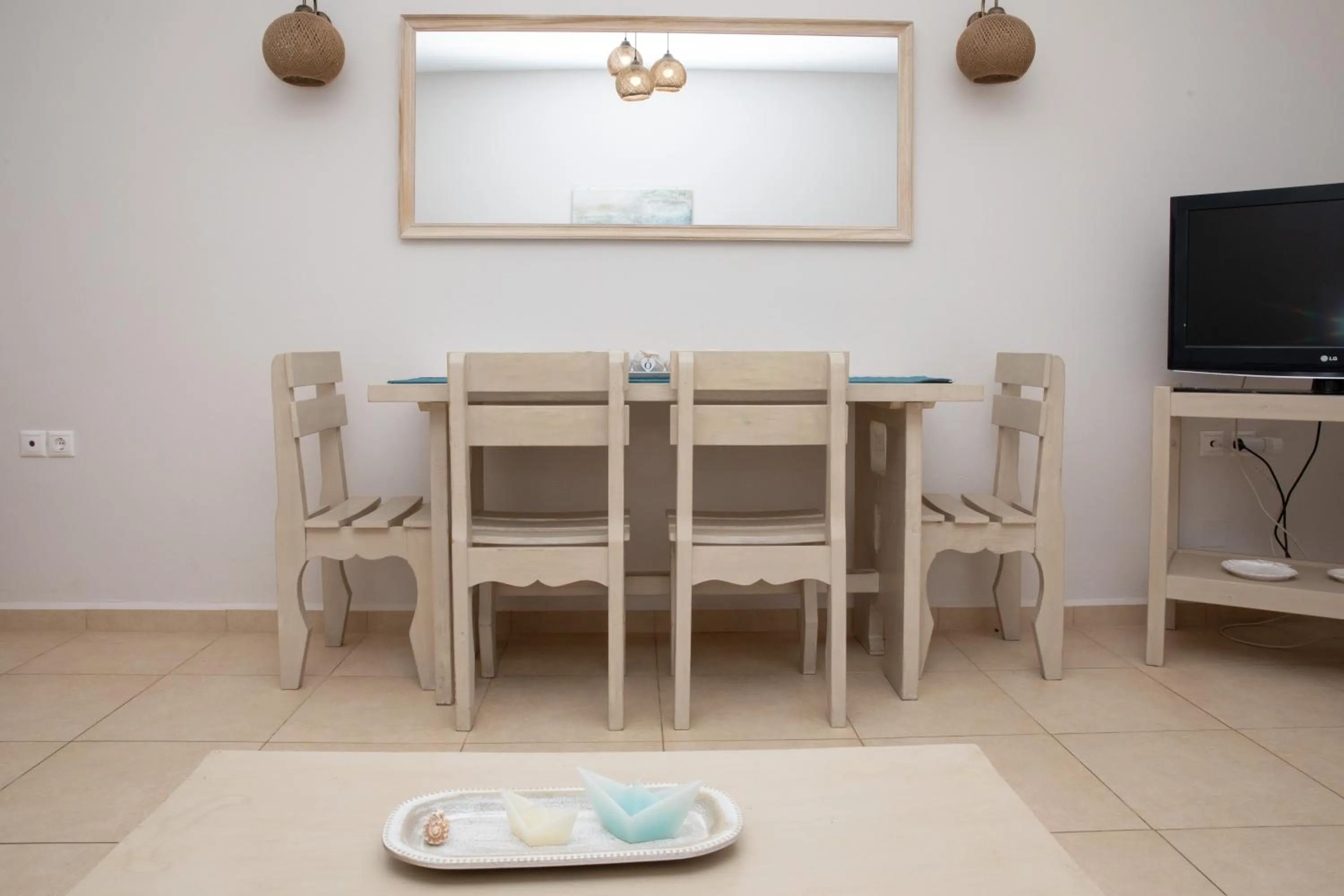 TV and multimedia in Hotel Elena