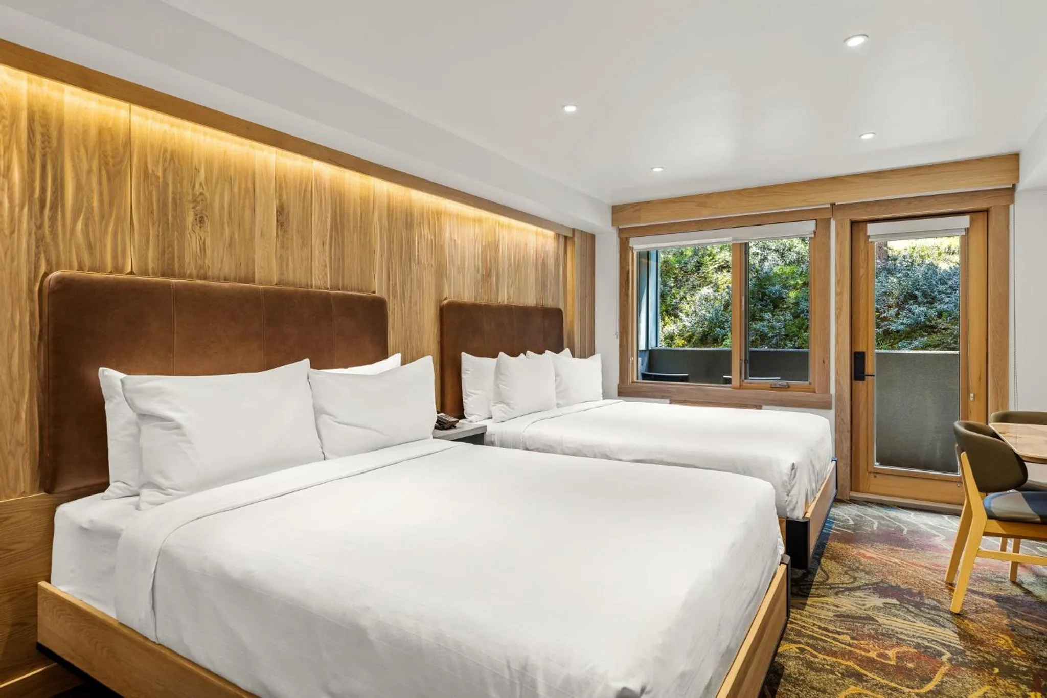 Bedroom, Bed in Otter Hotel