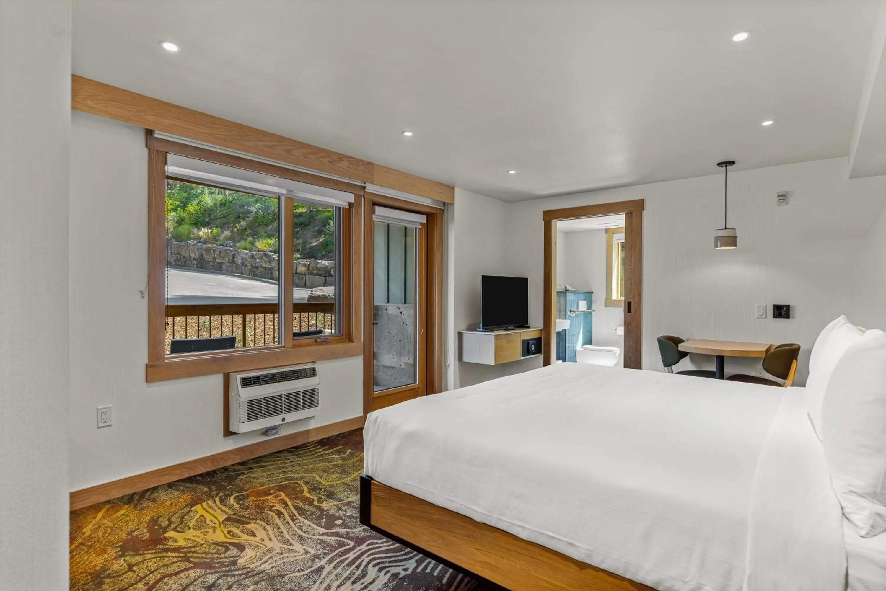 Photo of the whole room, Bed in Otter Hotel