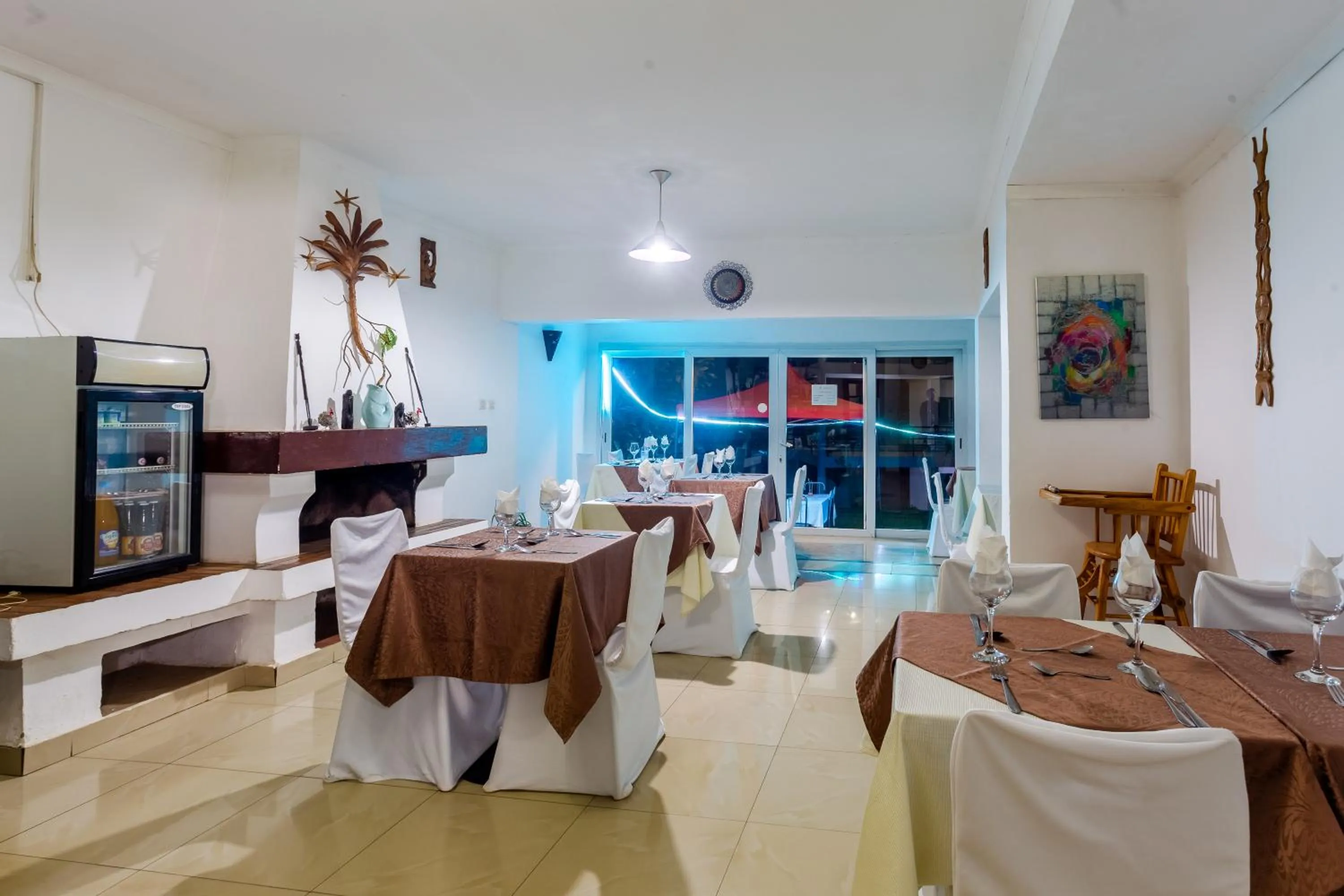 Restaurant/places to eat in Hotel H1 Antsirabe