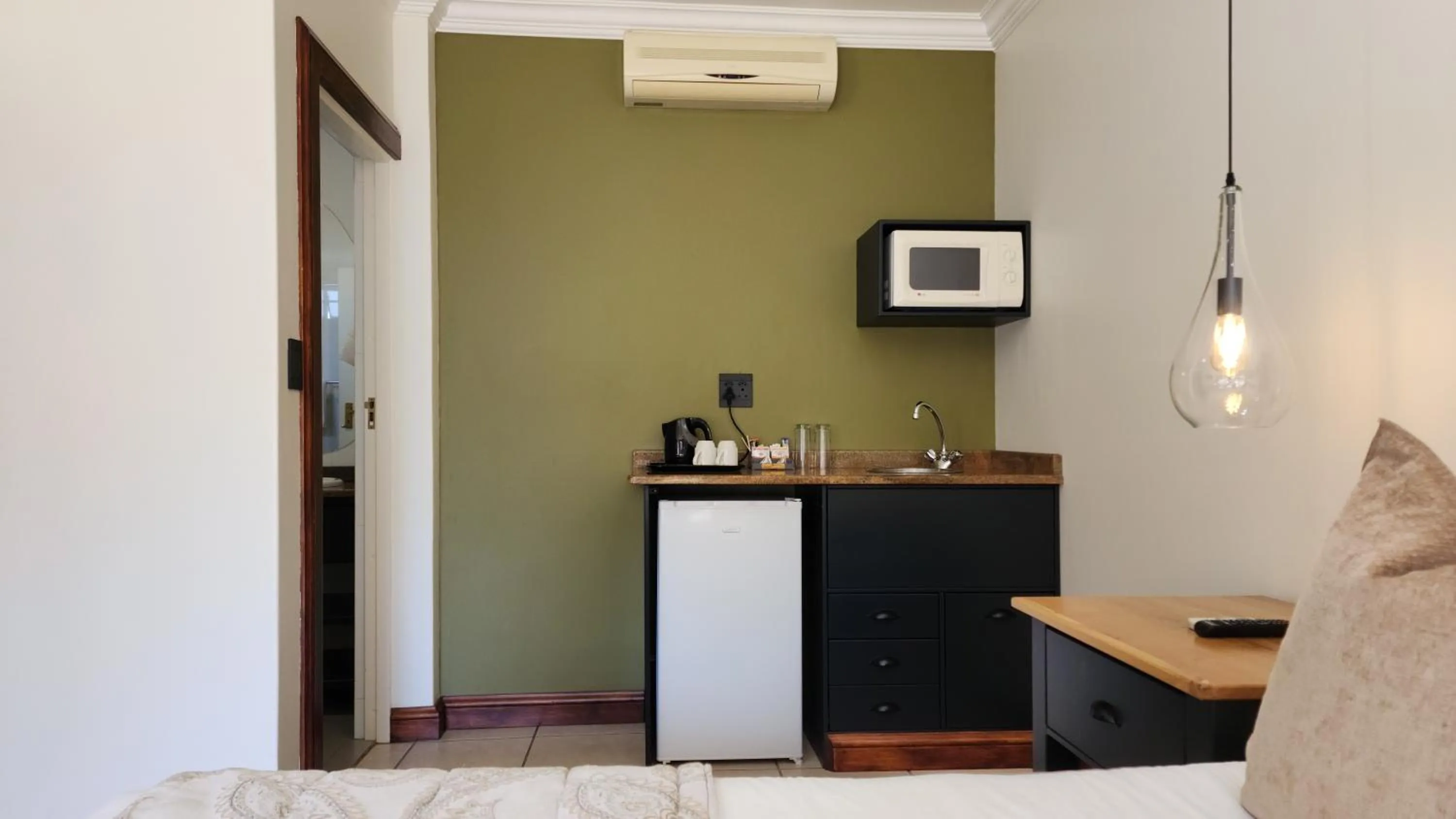 Bed in Shonalanga Lodge