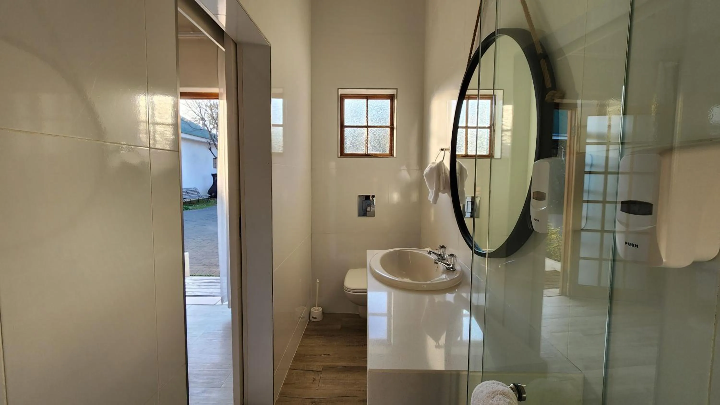 Shower in Shonalanga Lodge