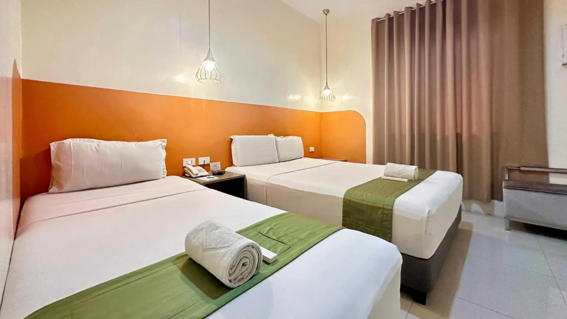 Photo of the whole room in Travelbee Capitol Inn