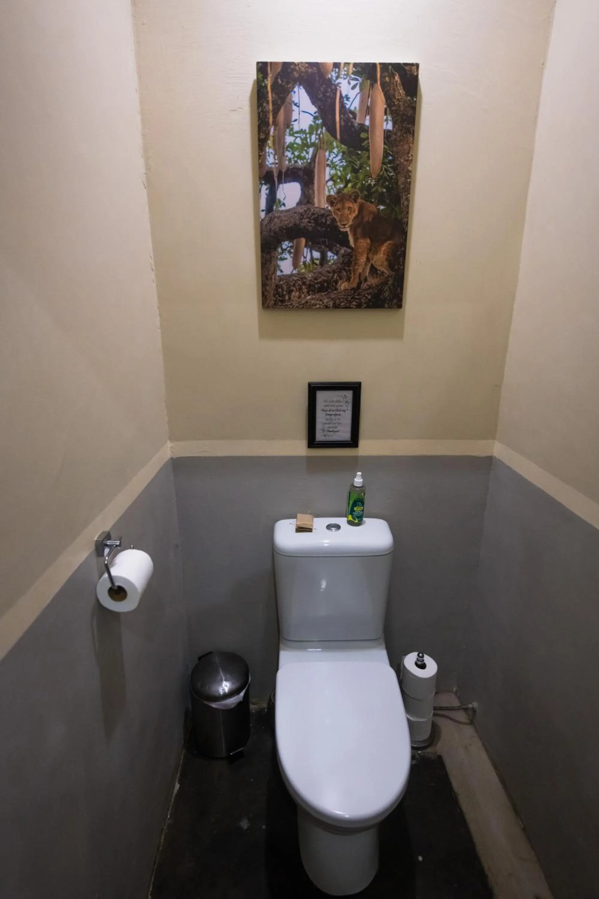 Shower in Maninghi Lodge