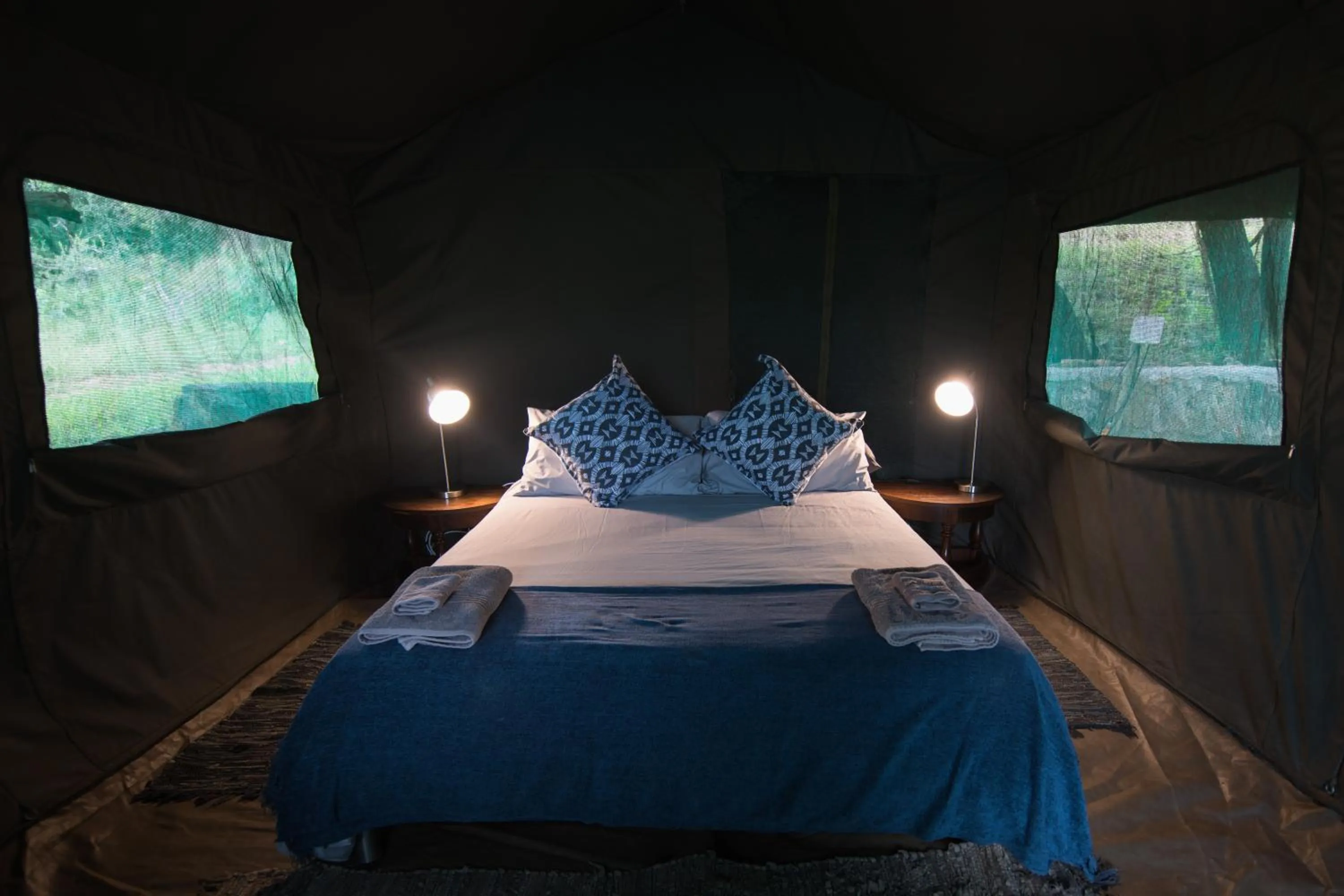 Bed in Maninghi Lodge