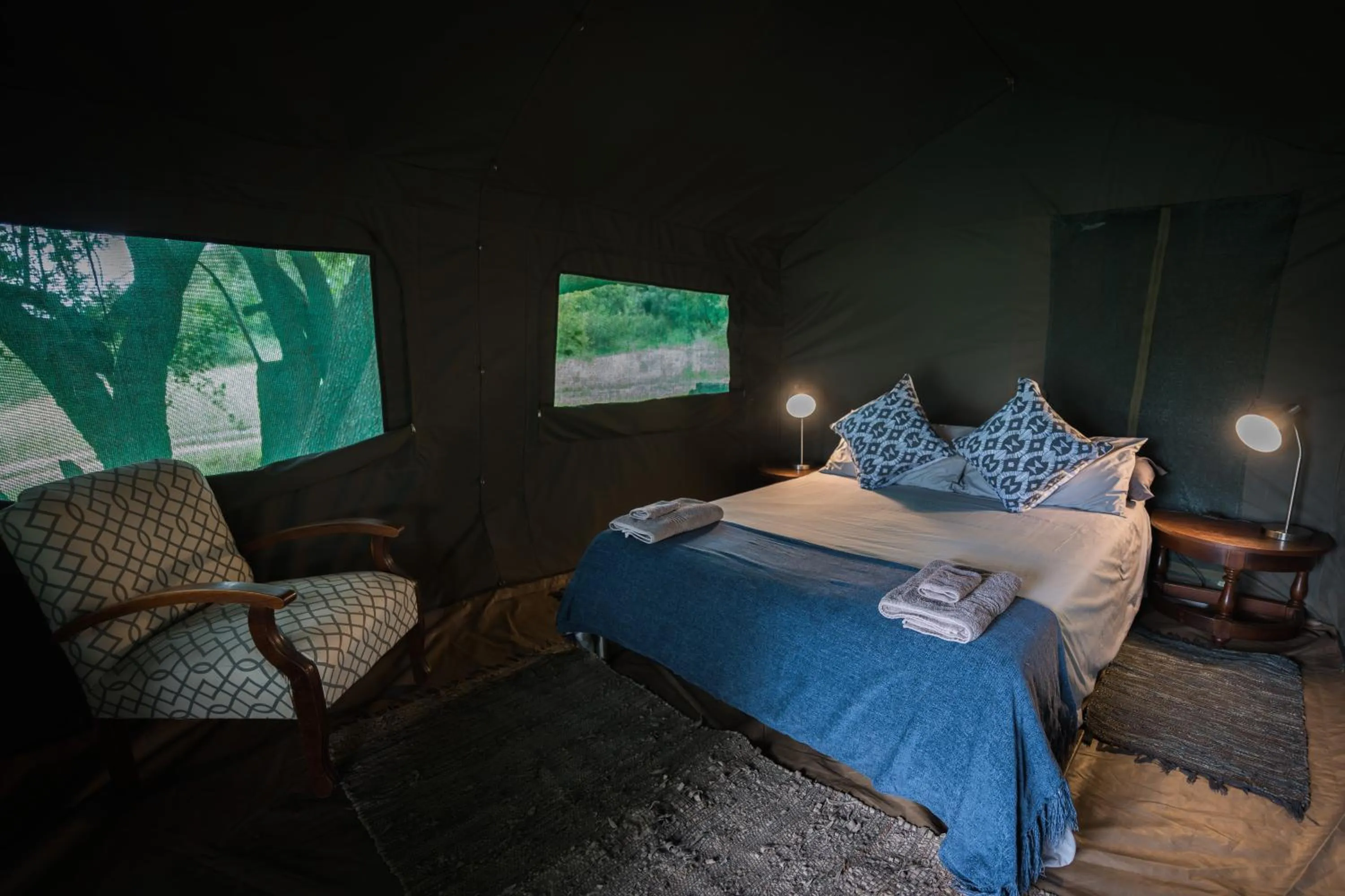 Bed in Maninghi Lodge