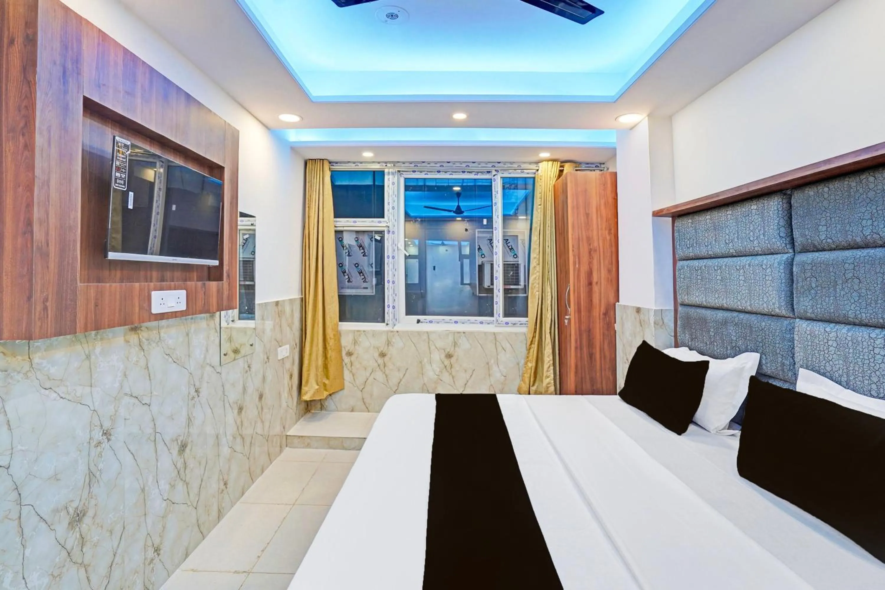 Bedroom, Bed in Hotel O veer palace