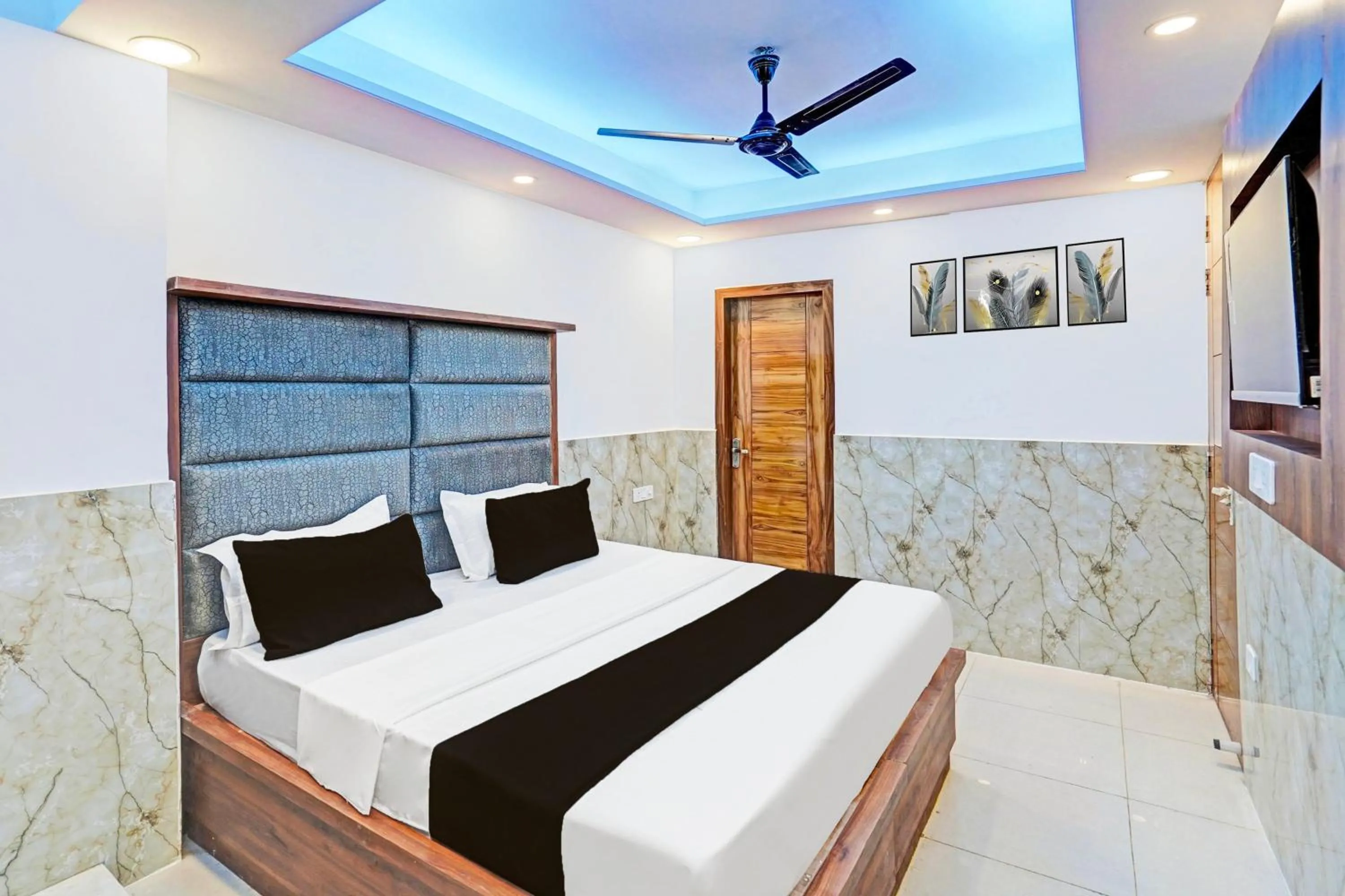 Bedroom, Bed in Hotel O veer palace