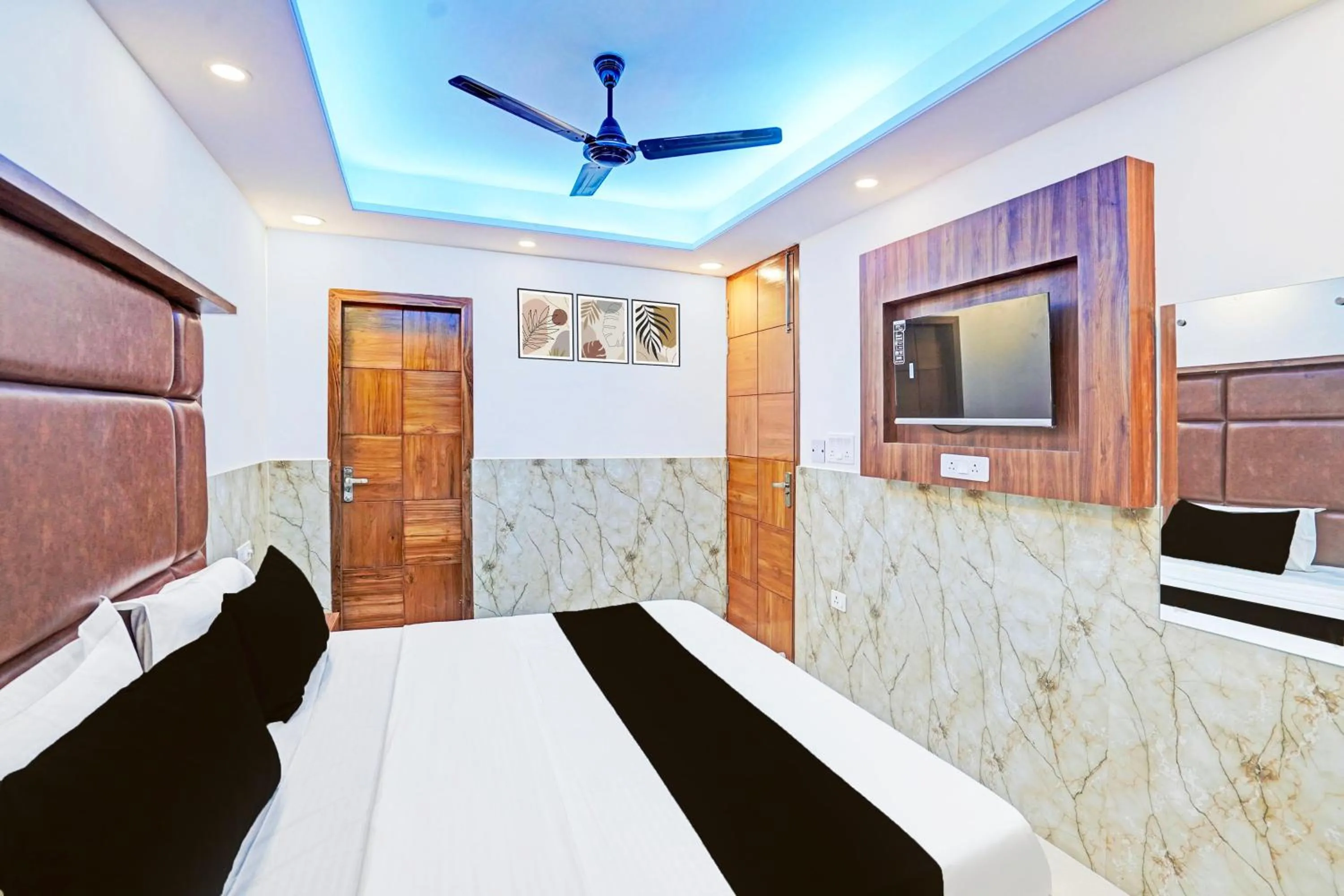 Bedroom, Bed in Hotel O veer palace