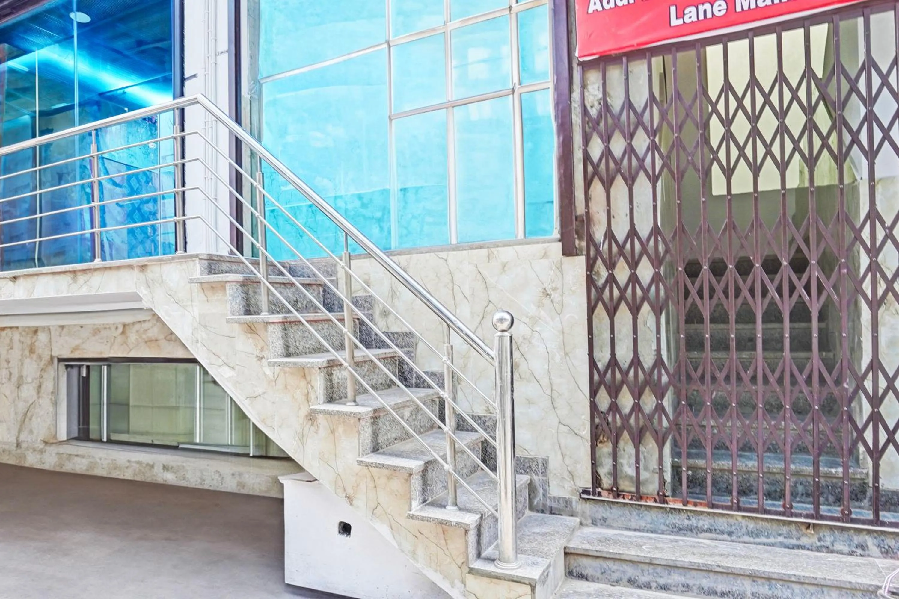 Facade/entrance in Hotel O veer palace