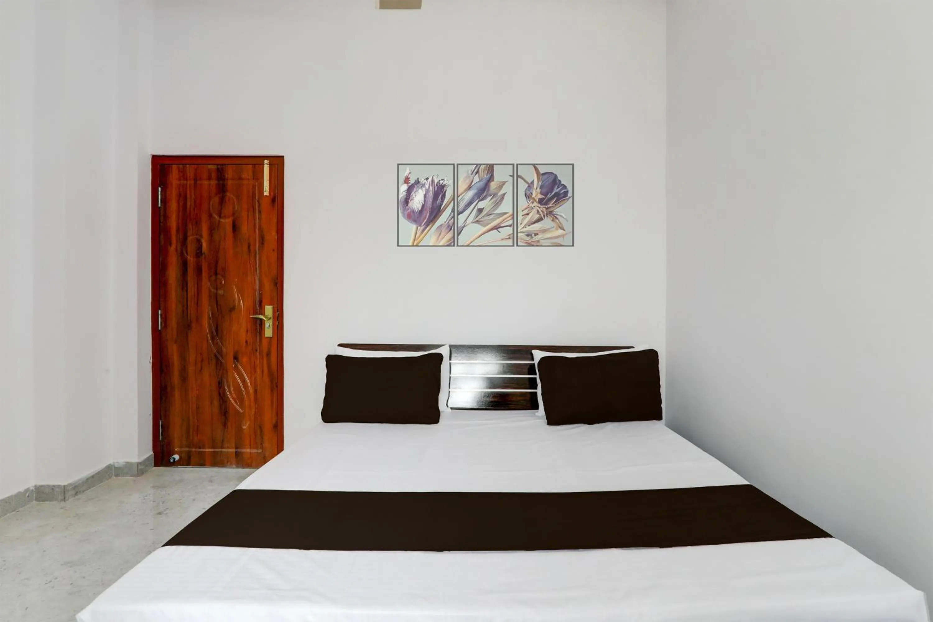 Bedroom, Bed in Hotel O by OYO Stay Inn