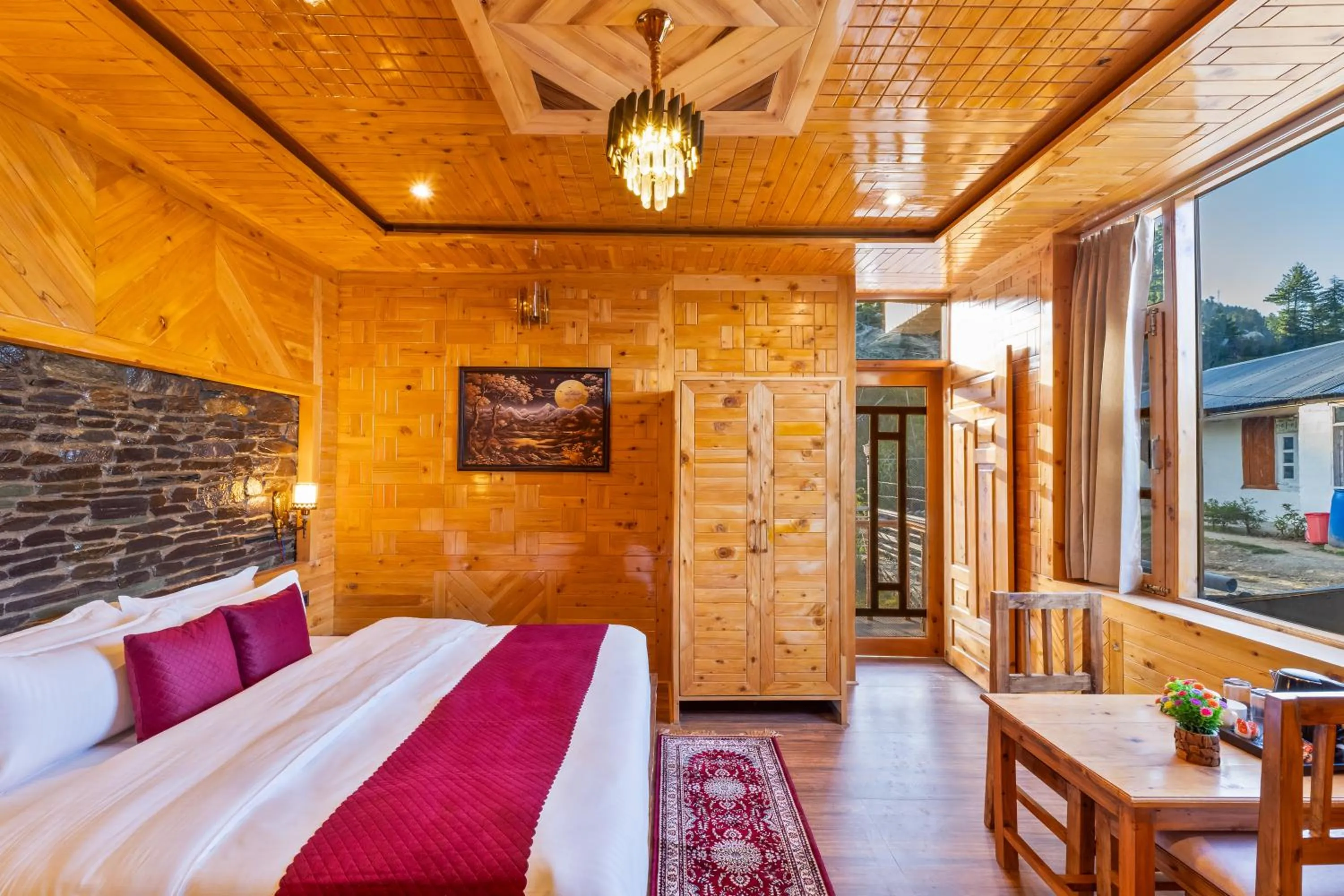 Bed in Kathkuni by Jomotel - A Pure Veg Boutique Stay