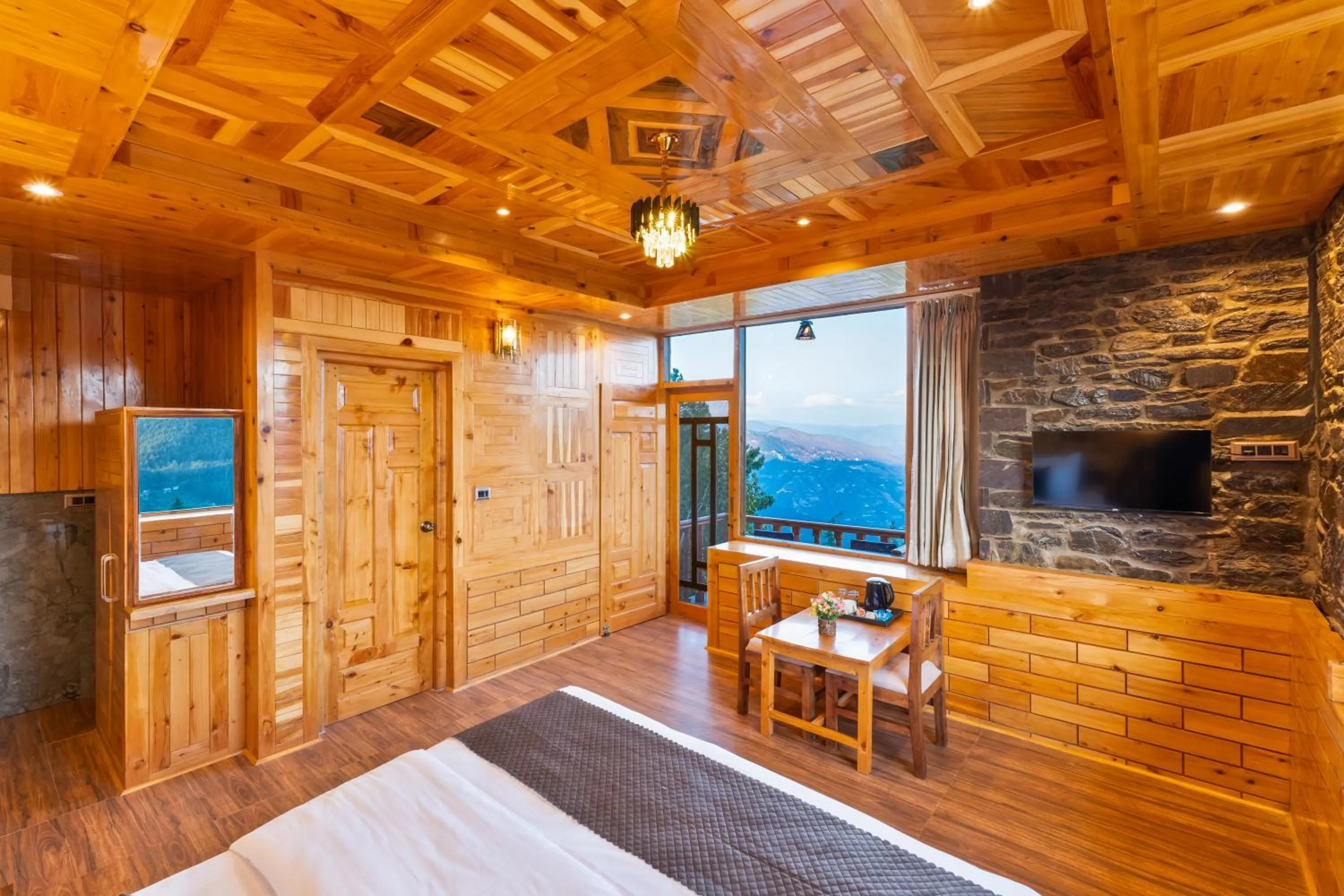 Photo of the whole room in Kathkuni by Jomotel - A Pure Veg Boutique Stay