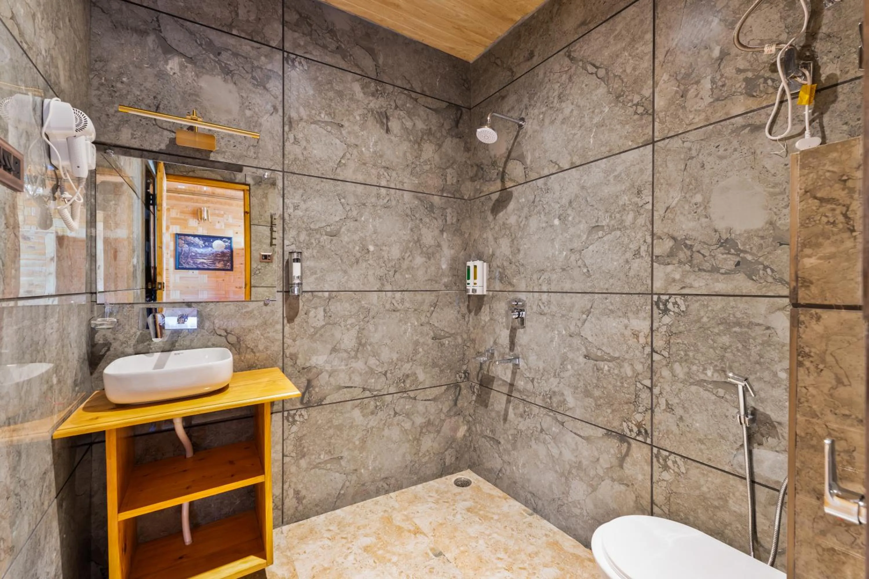 Bathroom in Kathkuni by Jomotel - A Pure Veg Boutique Stay