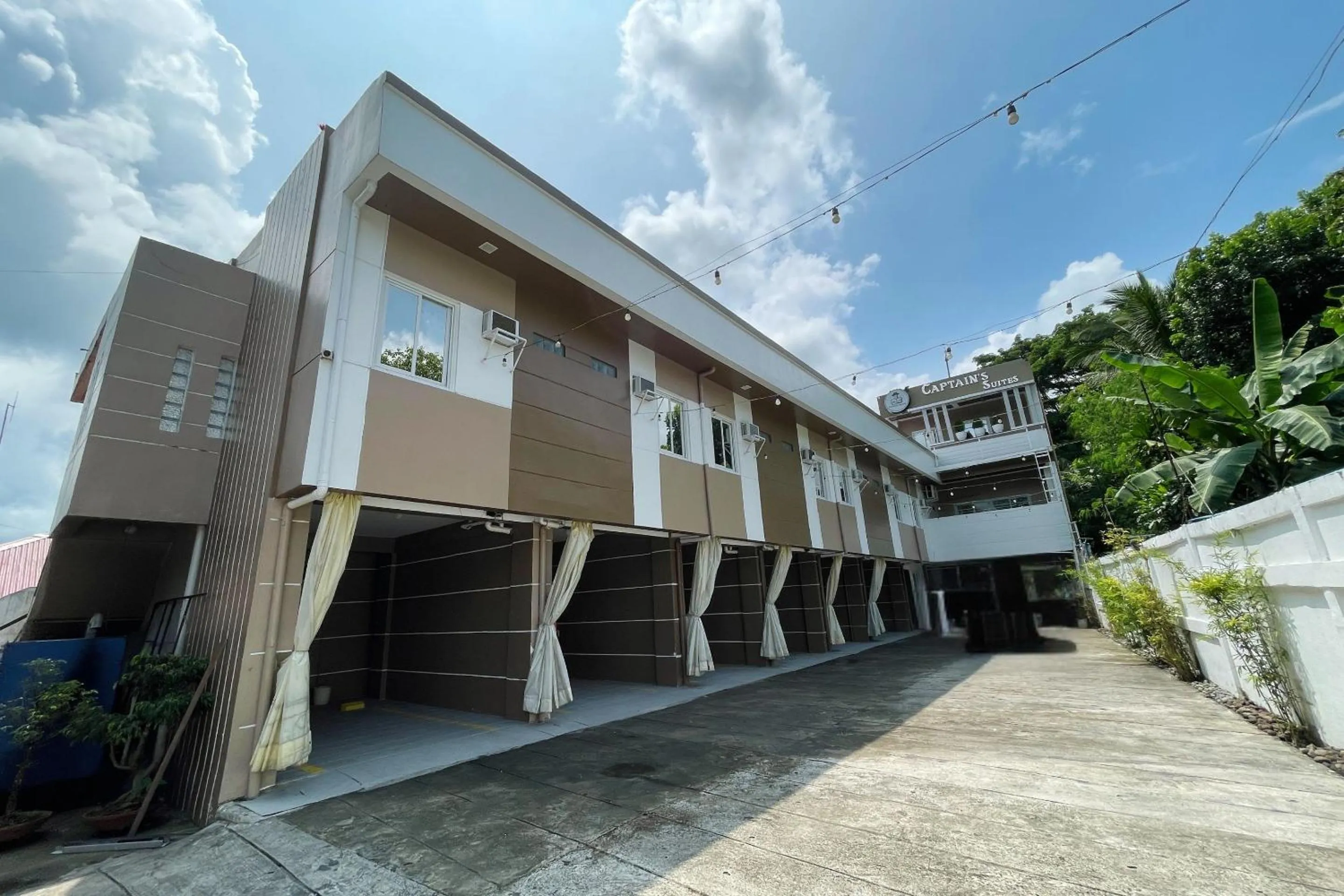 Property building in Captains Suites Albay