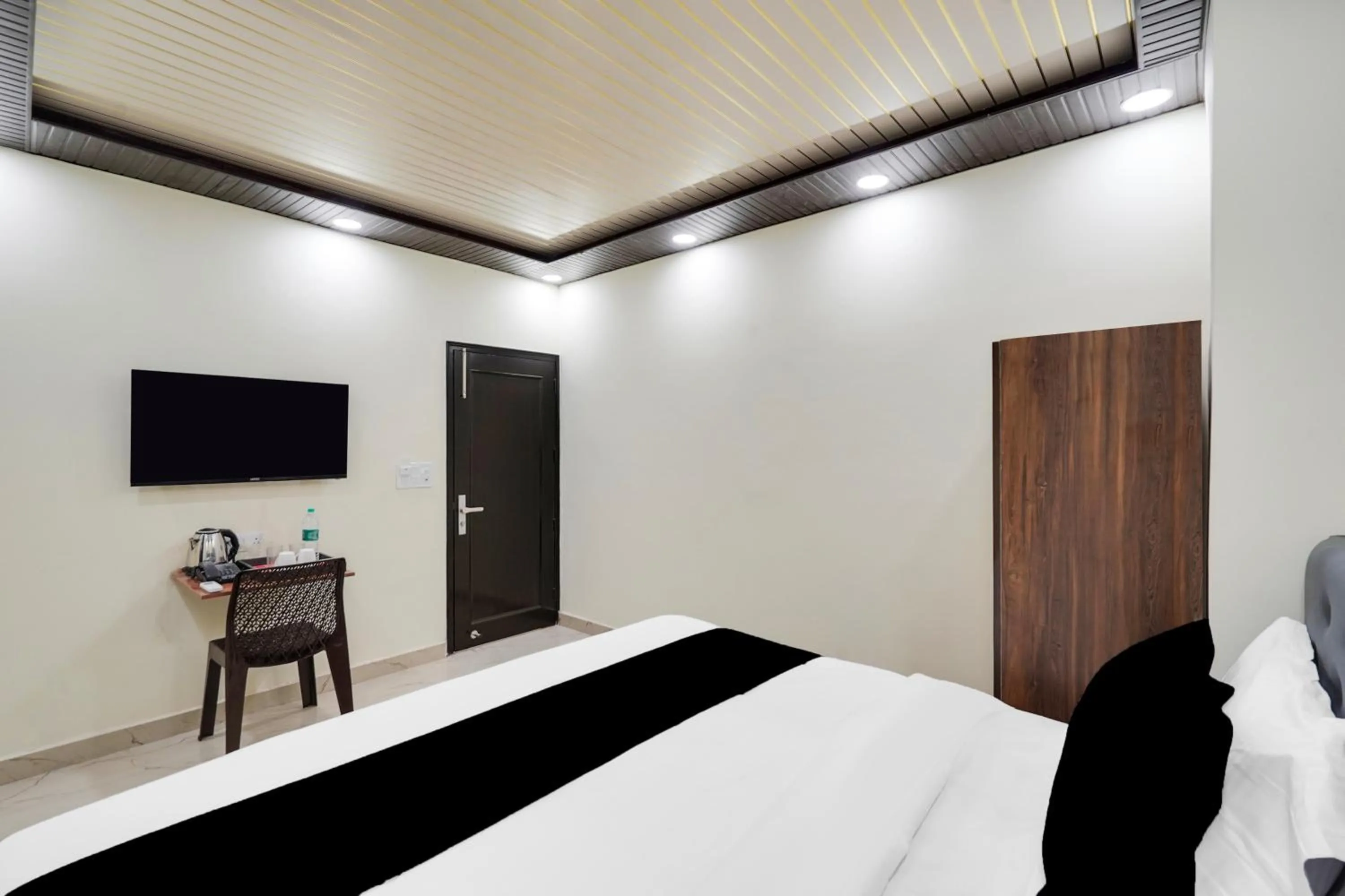 Bedroom, Bed in Super Collection O Nirman Vihar