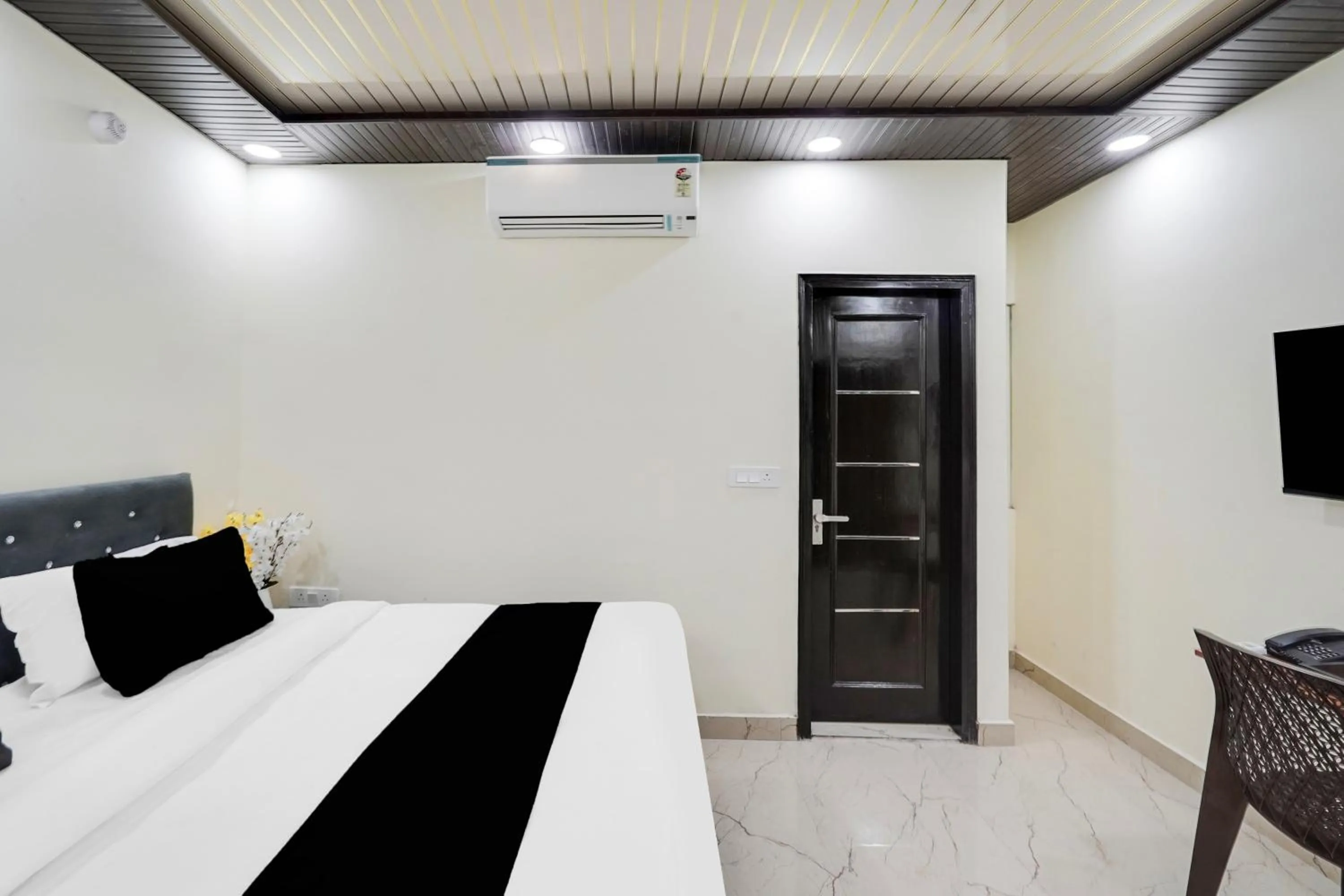 Bedroom, Bed in Super Collection O Nirman Vihar