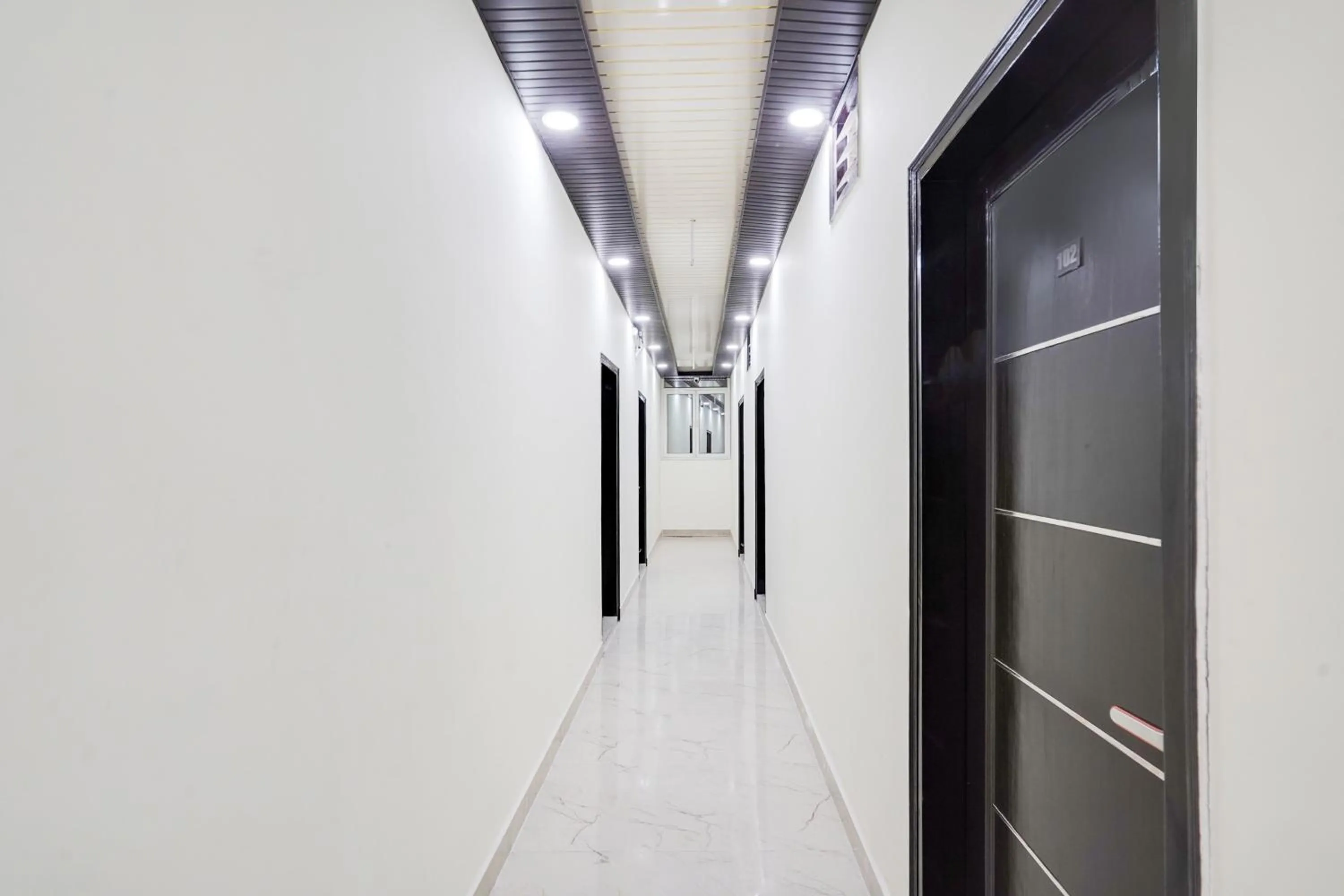 Lobby or reception in Super Collection O Nirman Vihar