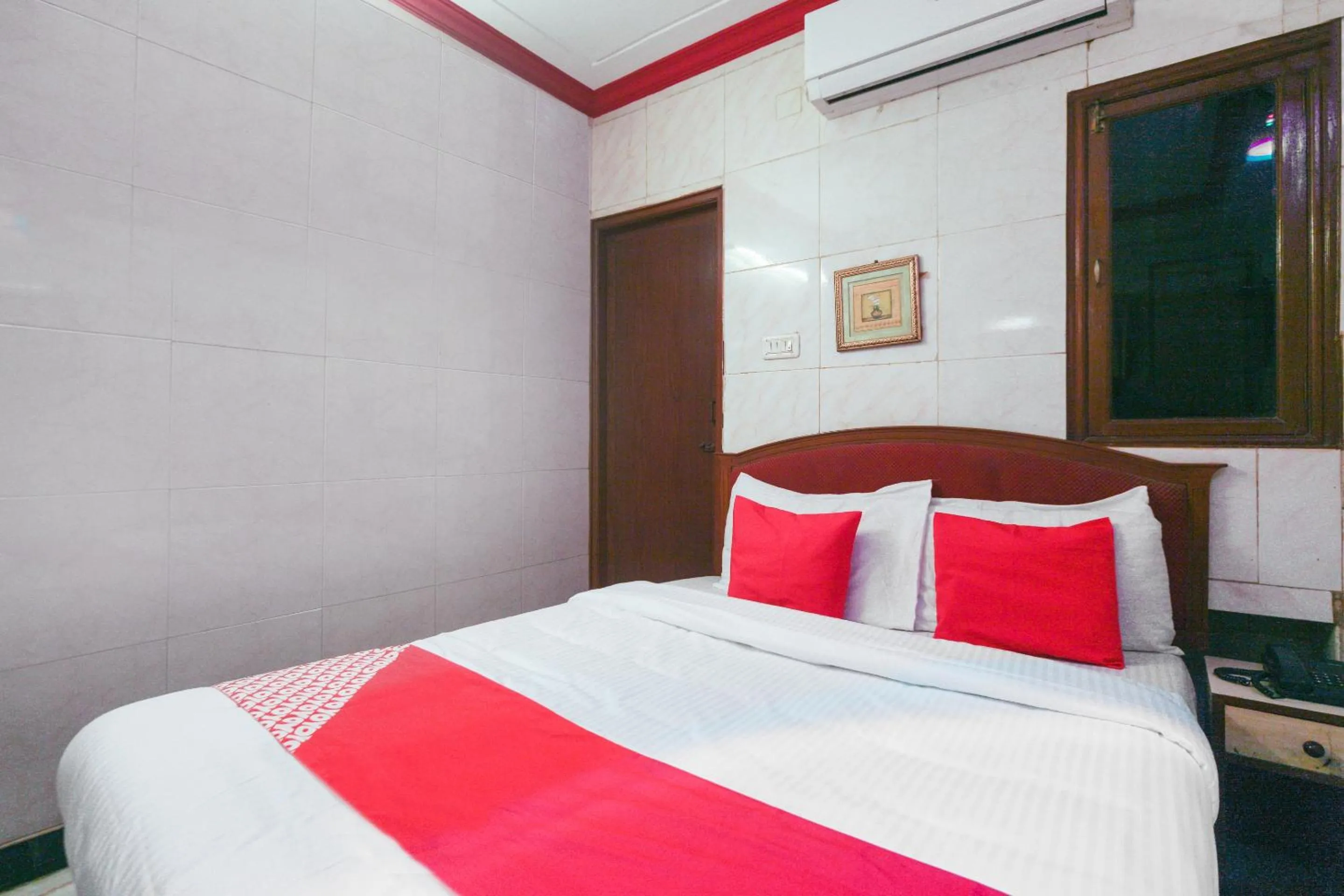 Facade/entrance, Bed in Hotel O Kumaran Park