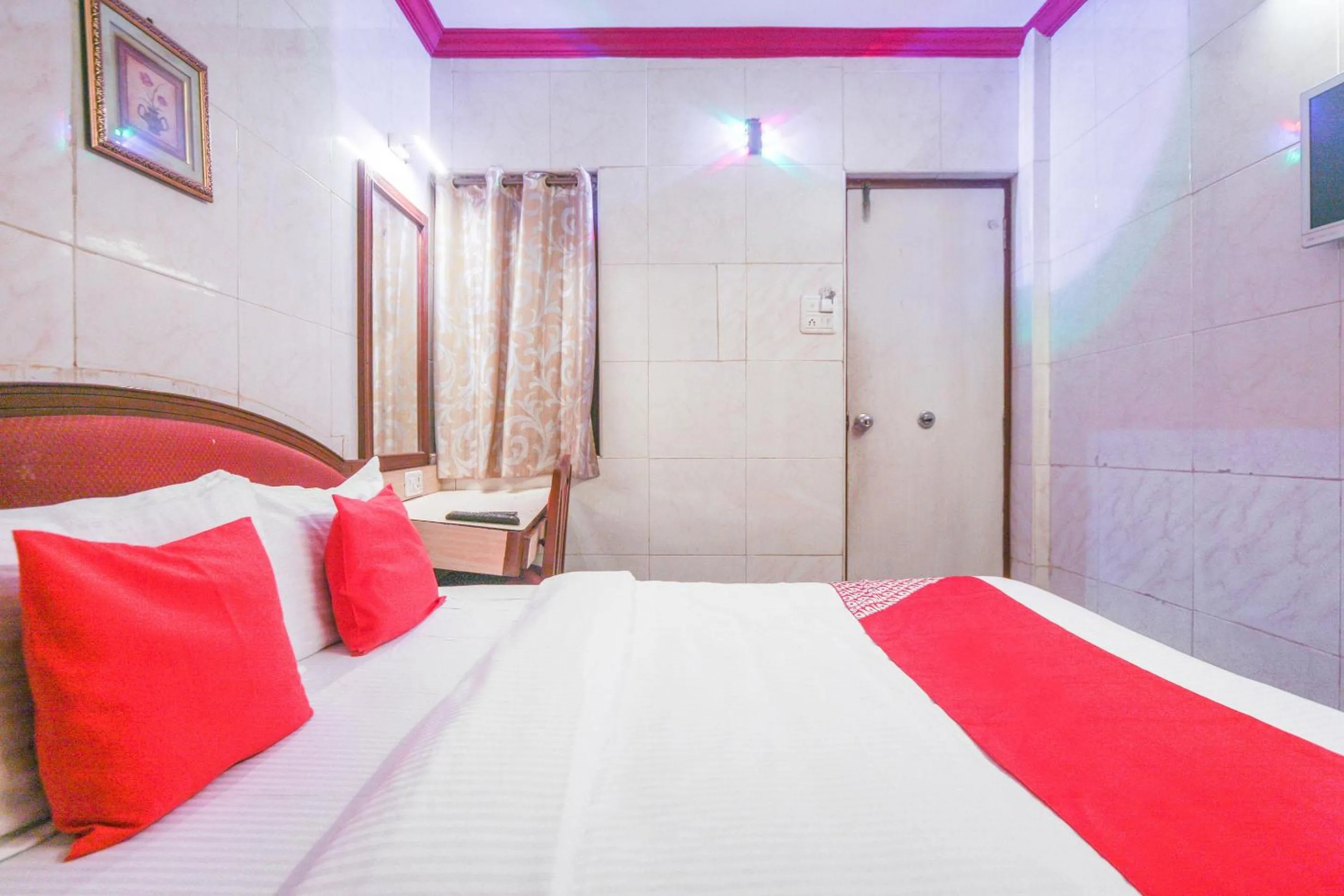 Bedroom, Bed in Hotel O Kumaran Park