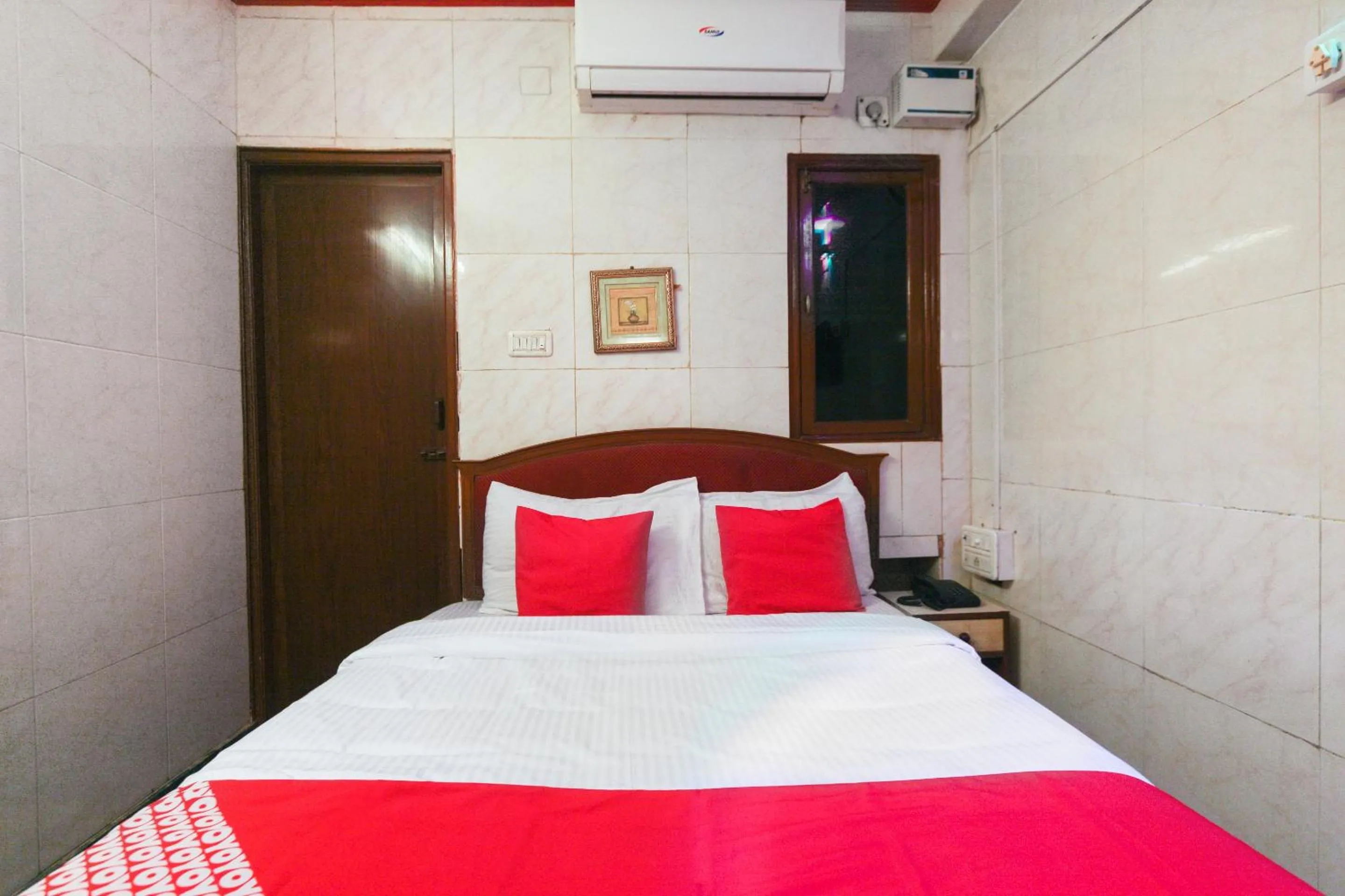 Bedroom, Bed in Hotel O Kumaran Park