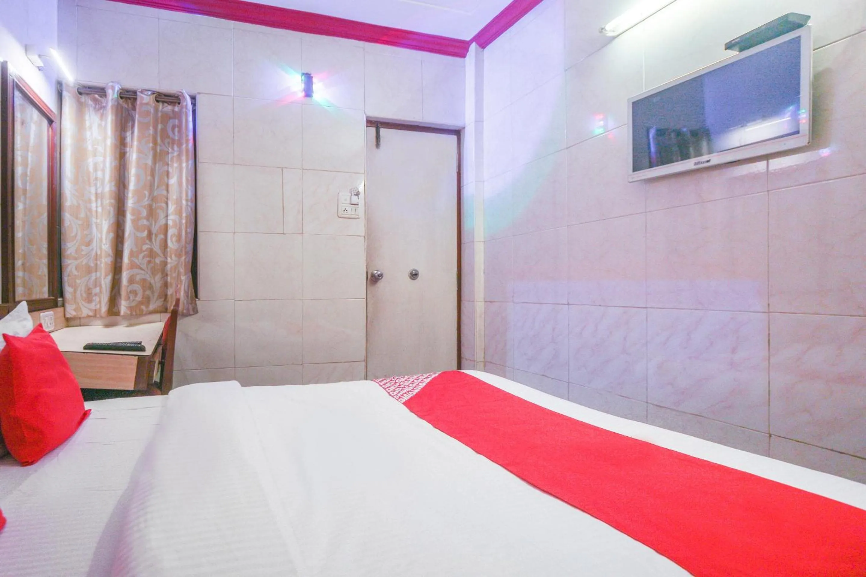 Bedroom, Bed in Hotel O Kumaran Park