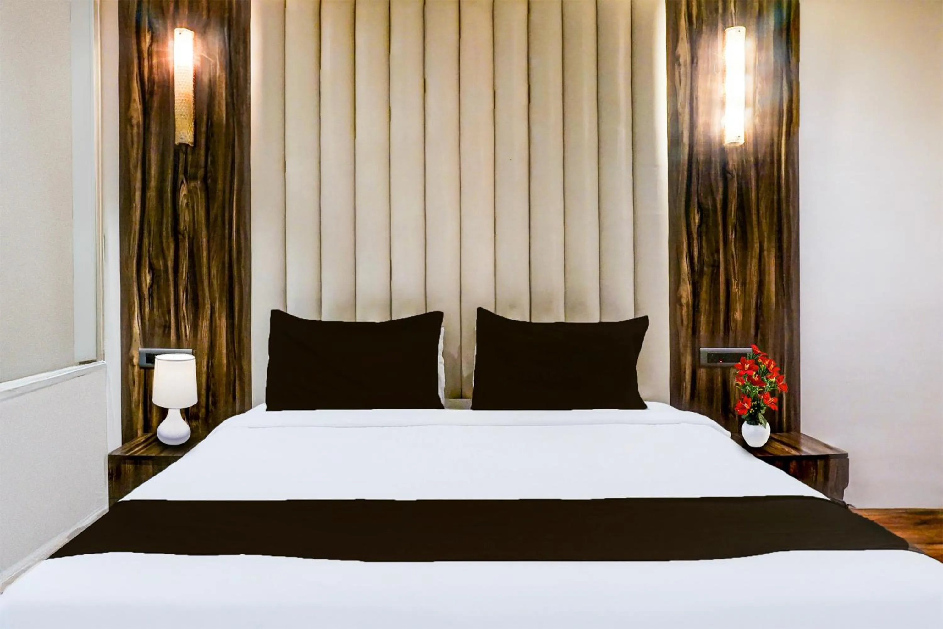 Bedroom, Bed in Super Townhouse Oak Hadapsar