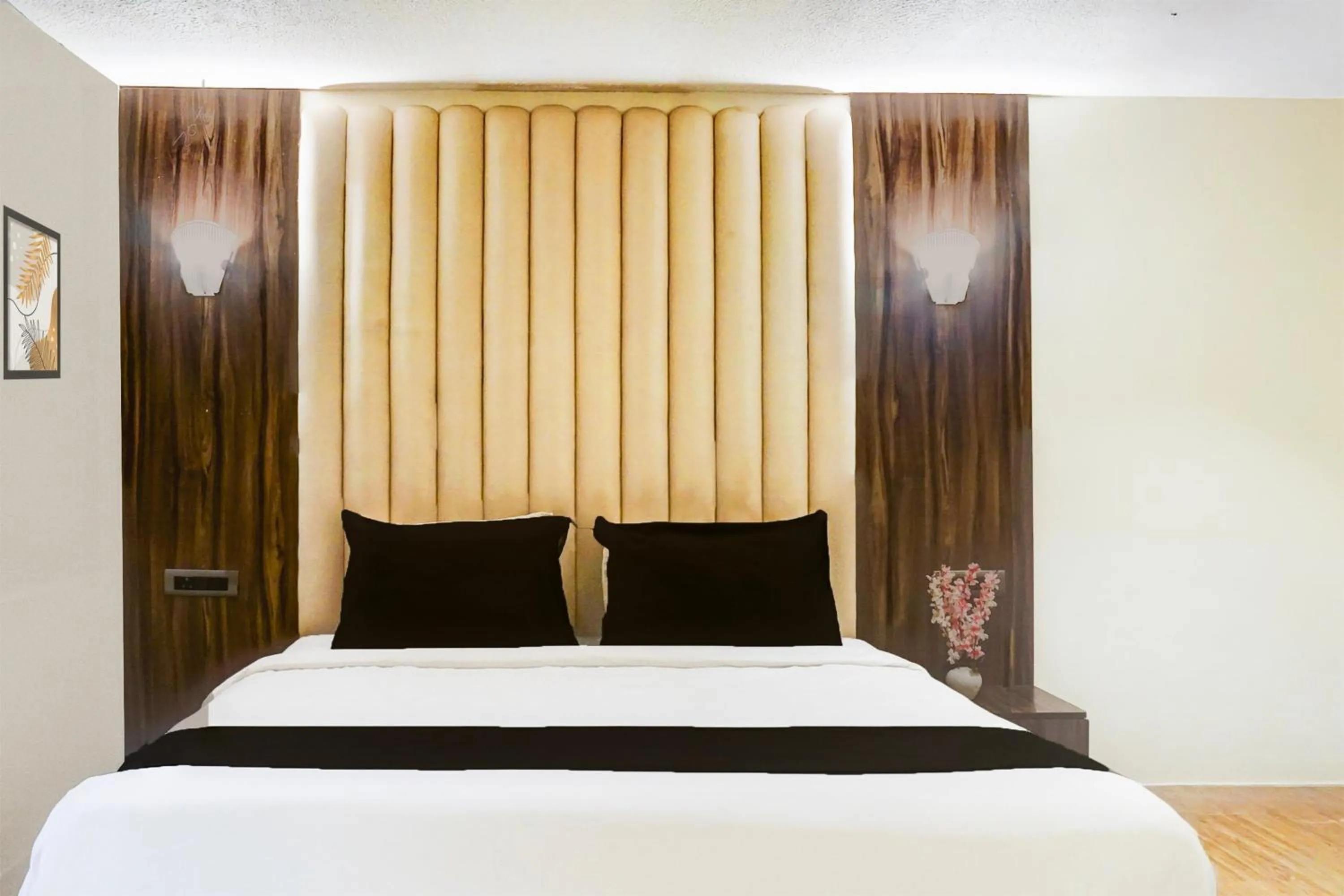 Bedroom, Bed in Super Townhouse Oak Hadapsar