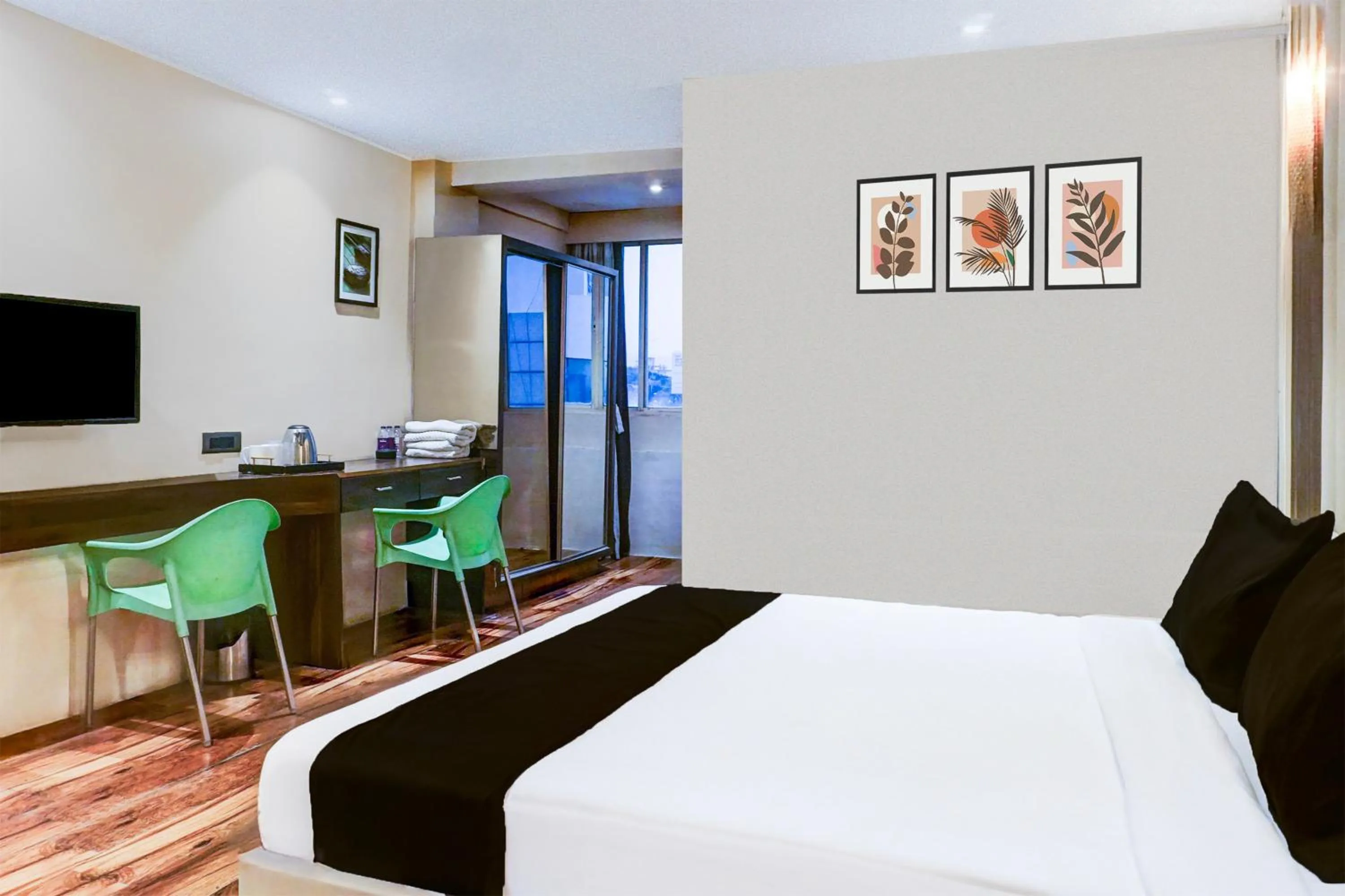 Bedroom, Bed in Super Townhouse Oak Hadapsar