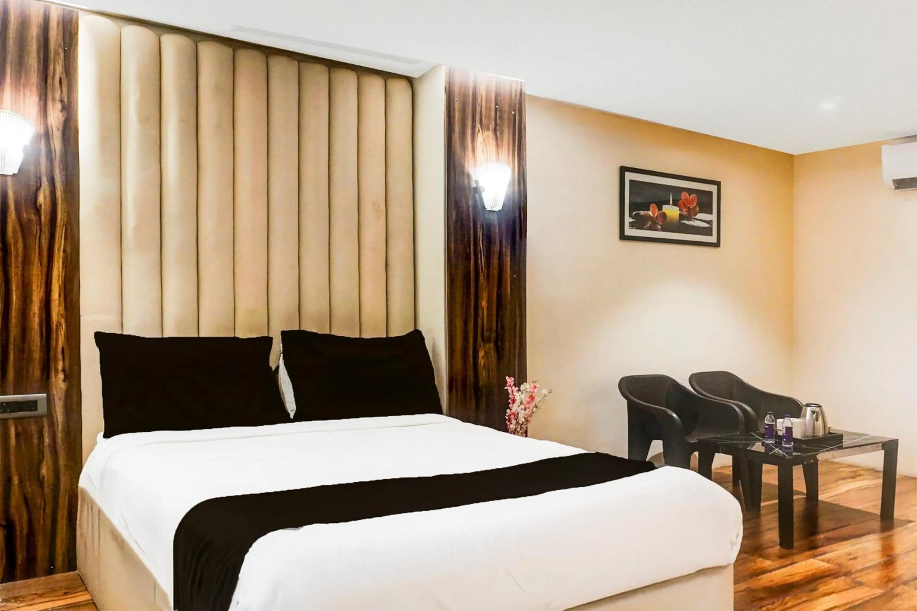 Bedroom, Bed in Super Townhouse Oak Hadapsar