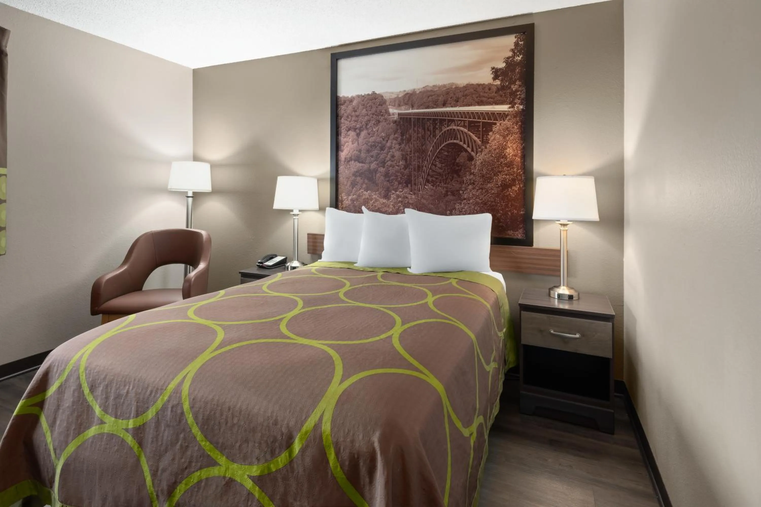 Bedroom, Bed in Super 8 by Wyndham Summersville - New River National Park