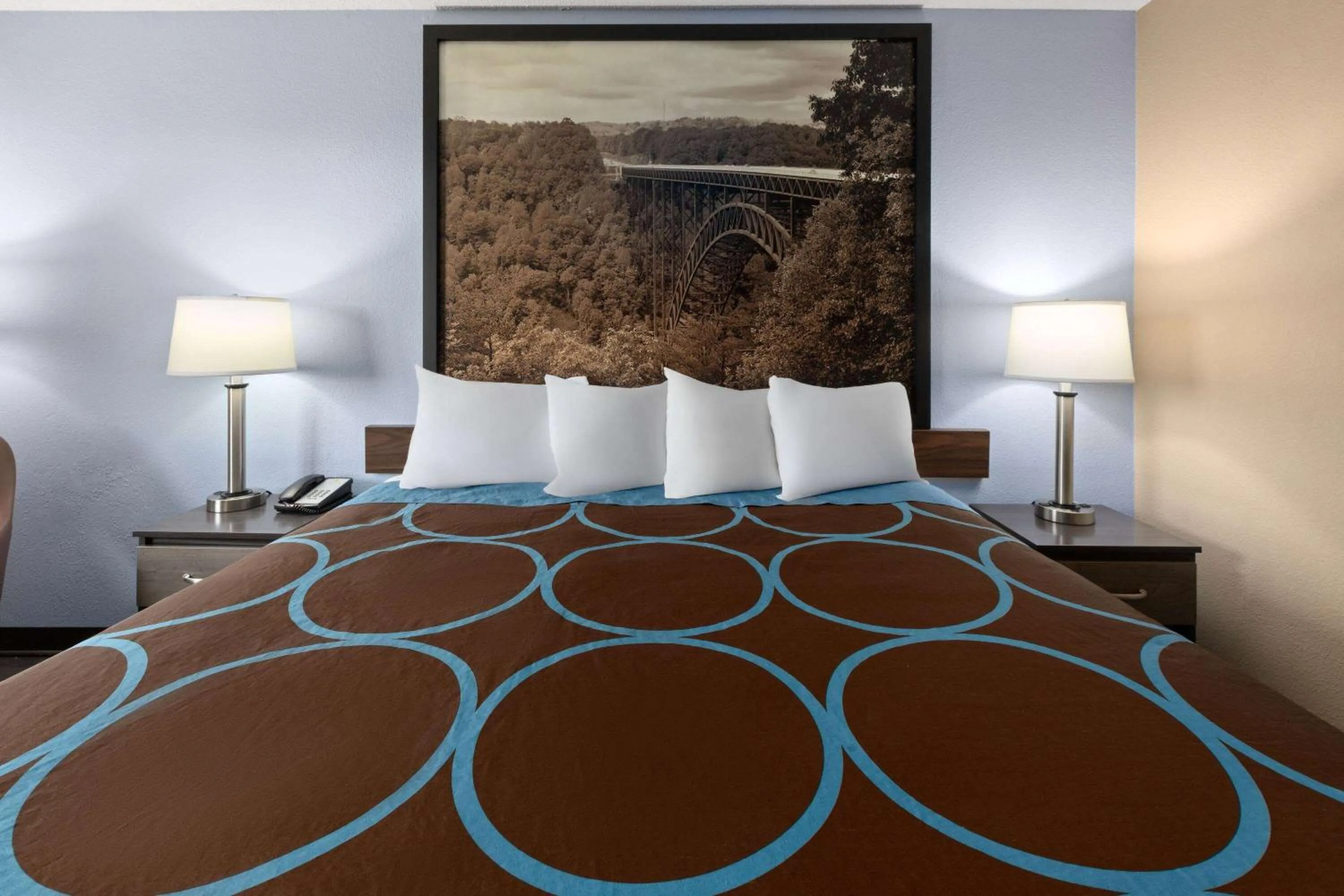 Photo of the whole room, Bed in Super 8 by Wyndham Summersville - New River National Park