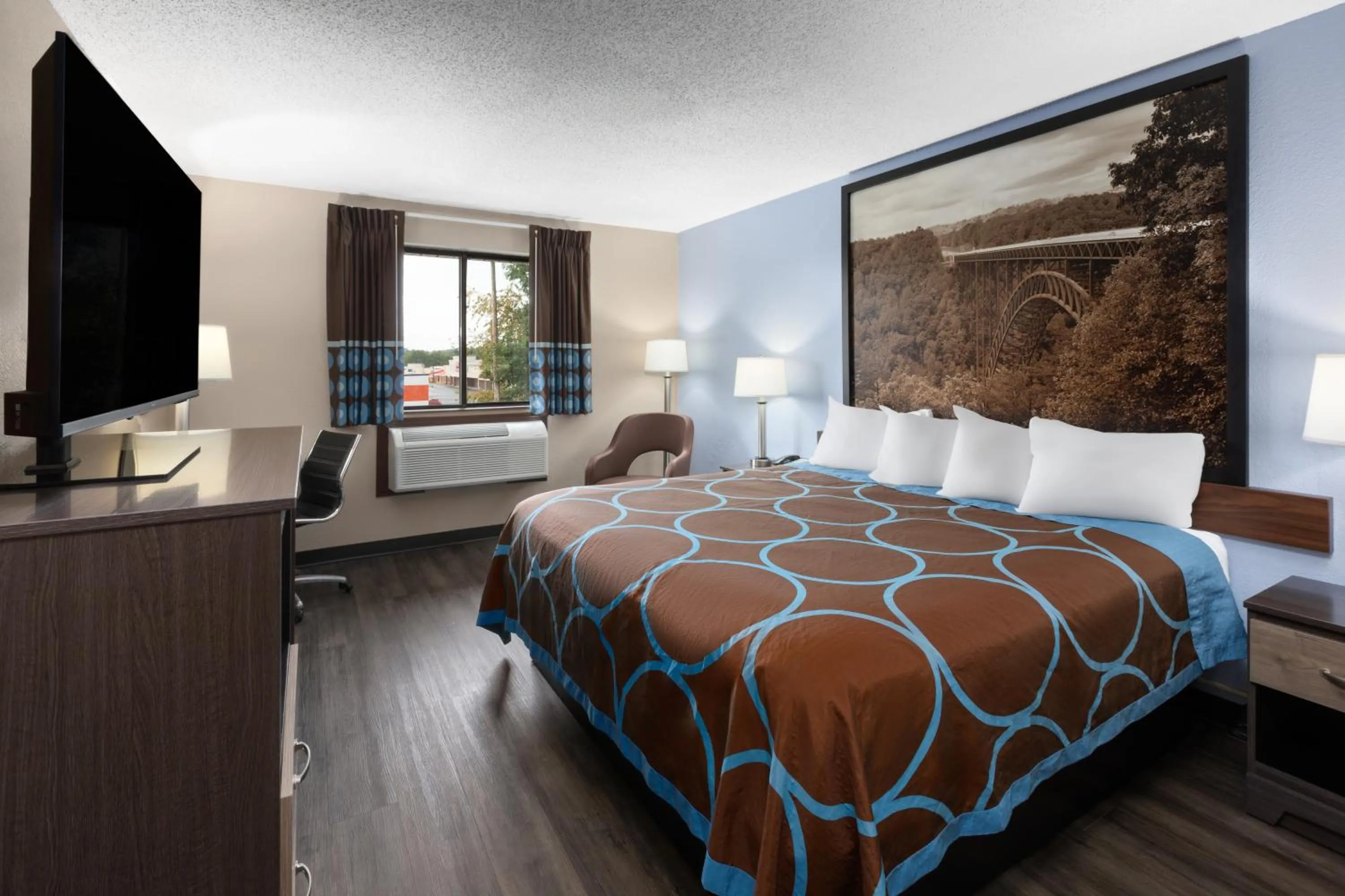 Bedroom, Bed in Super 8 by Wyndham Summersville - New River National Park