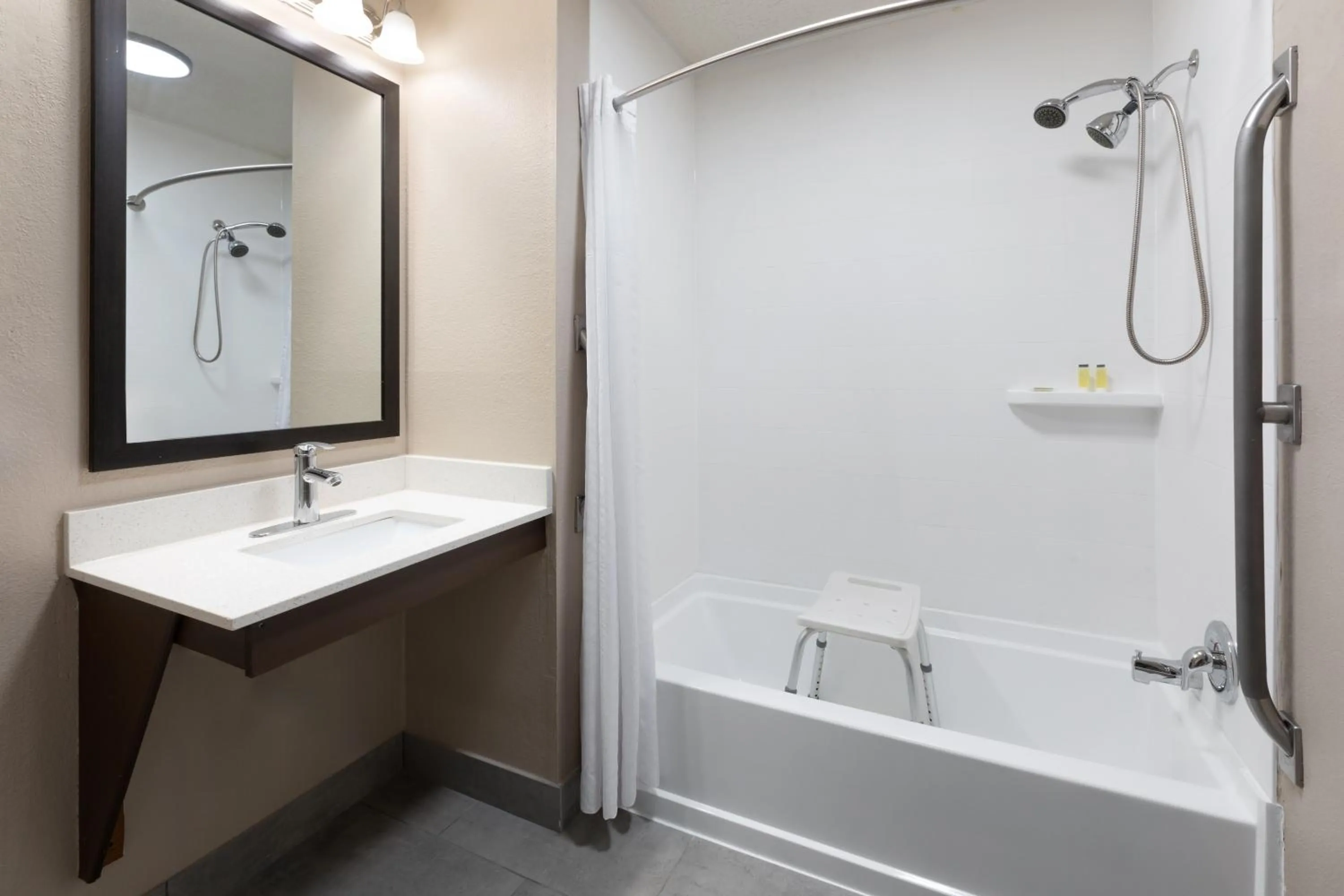 Bathroom in Super 8 by Wyndham Summersville - New River National Park