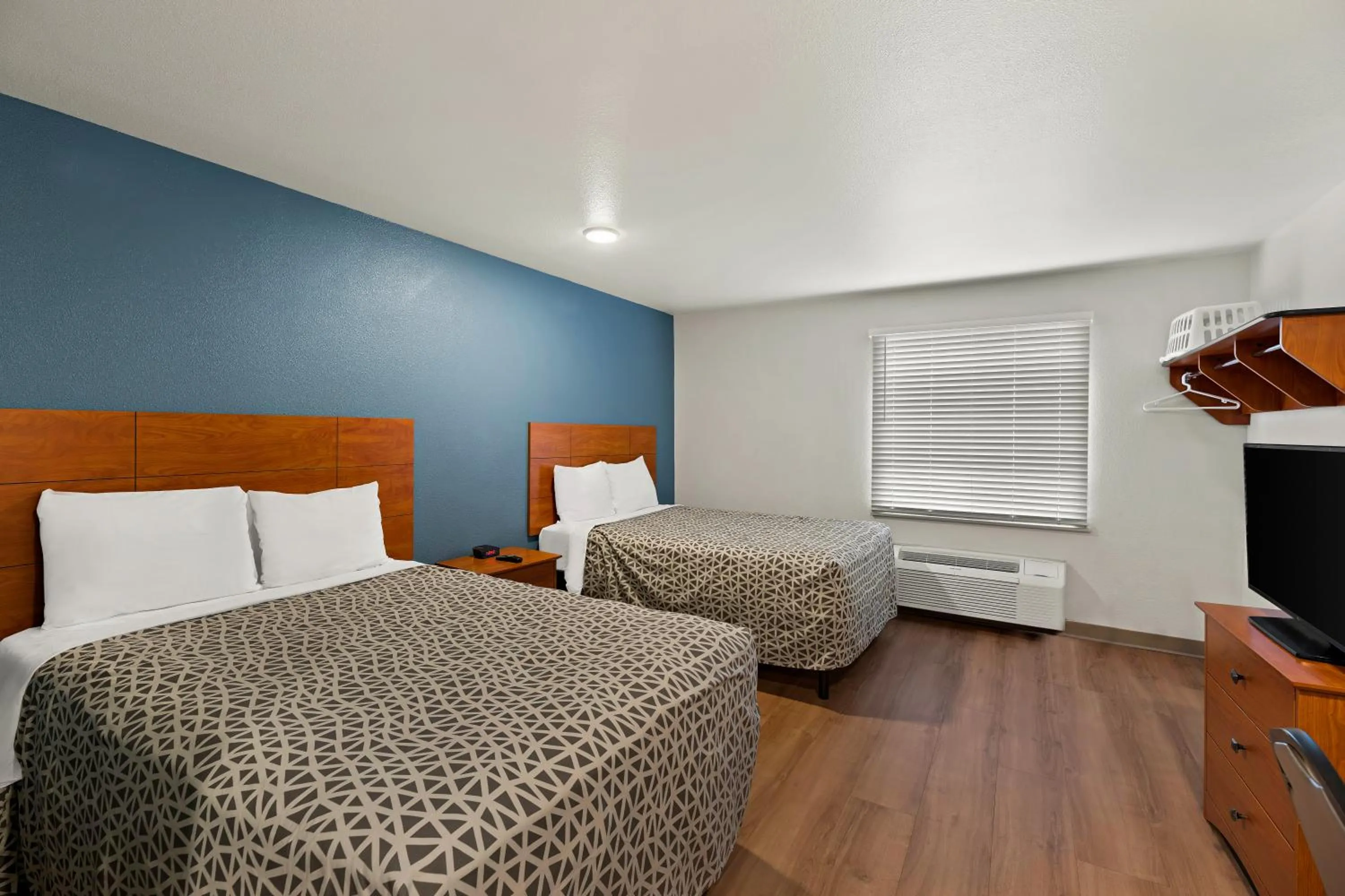 Bedroom, Bed in WoodSpring Suites El Paso