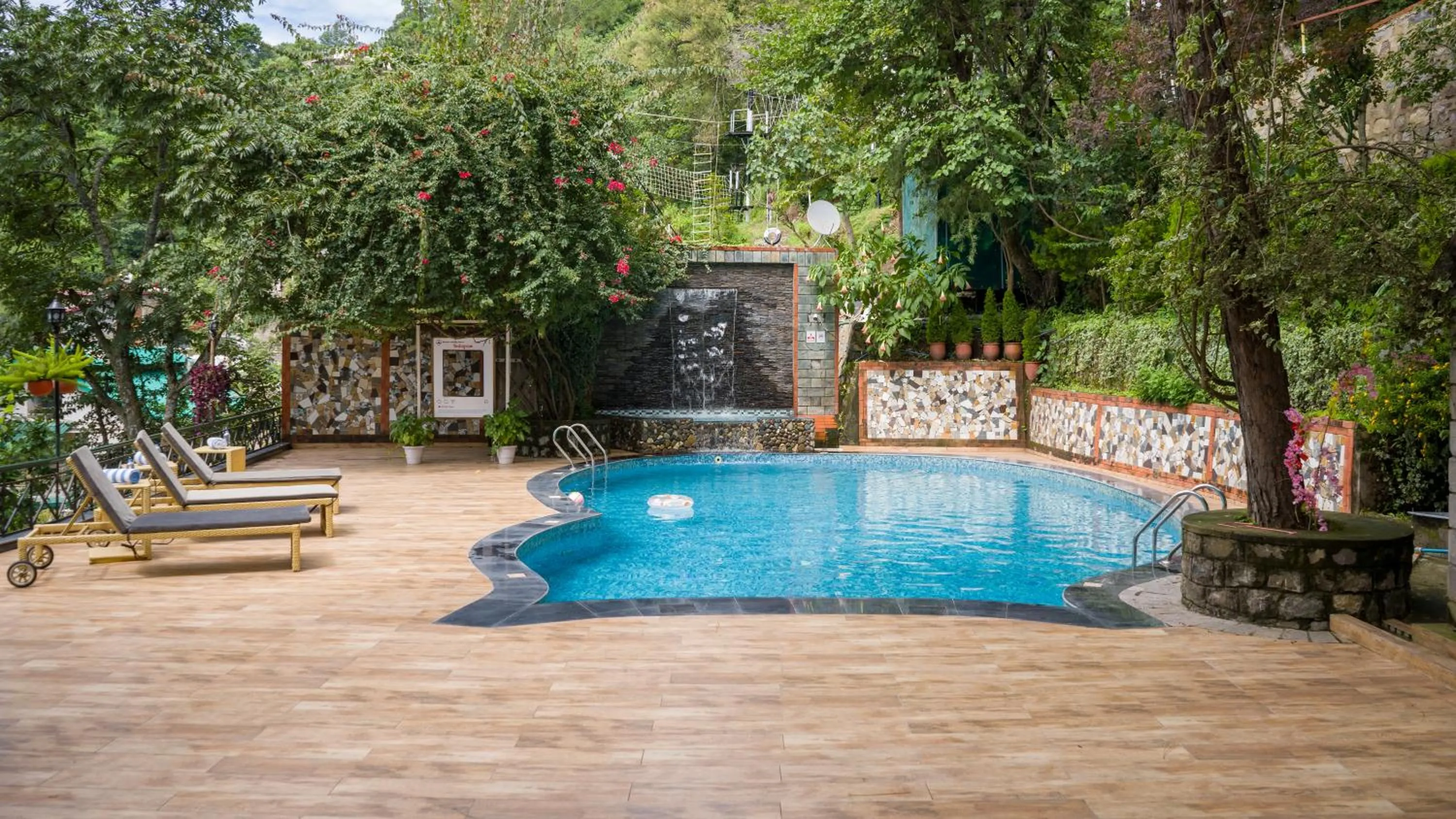 Swimming pool in Winnies Holiday Resort & Spa