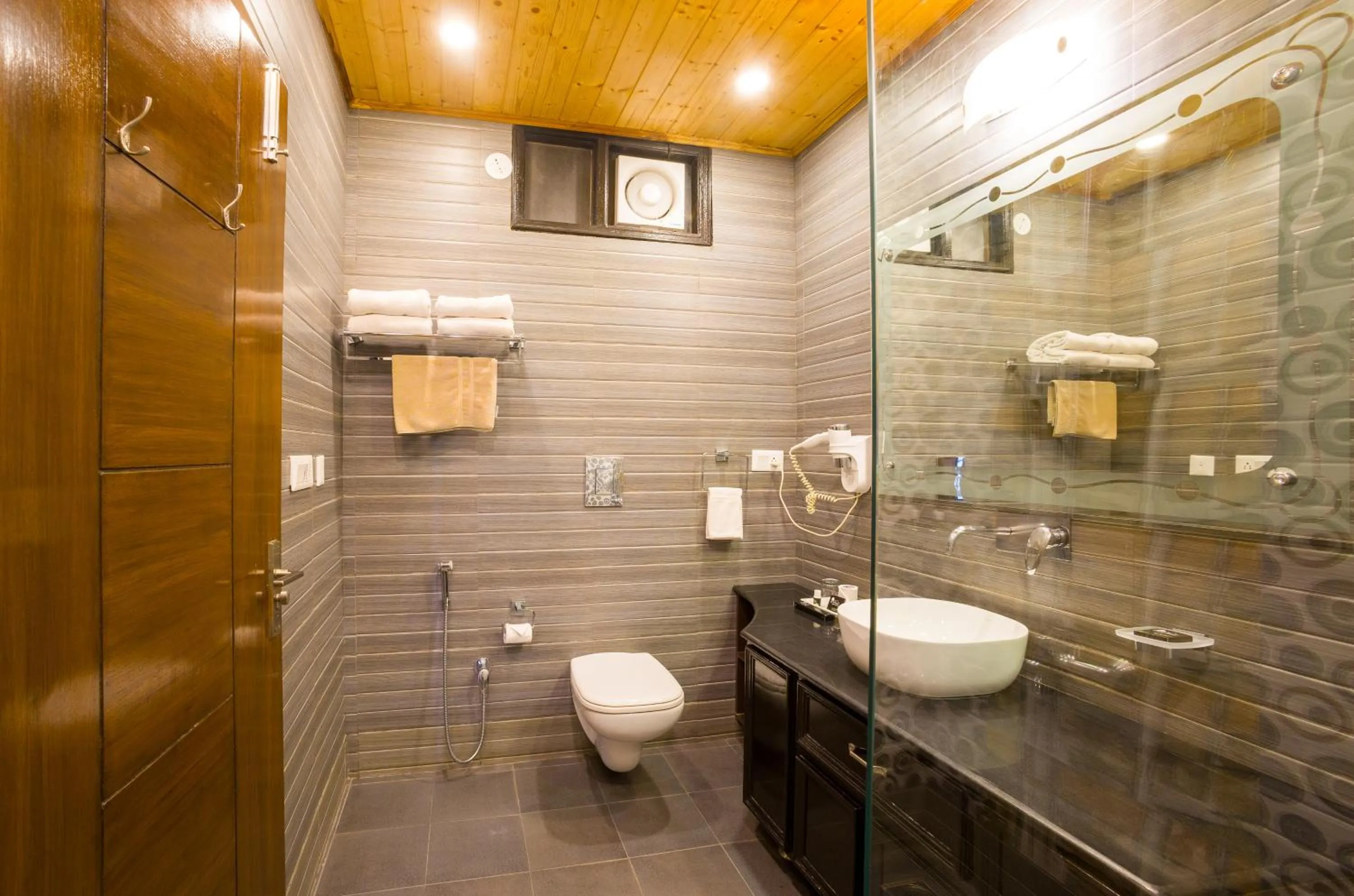 Bathroom in Winnies Holiday Resort & Spa