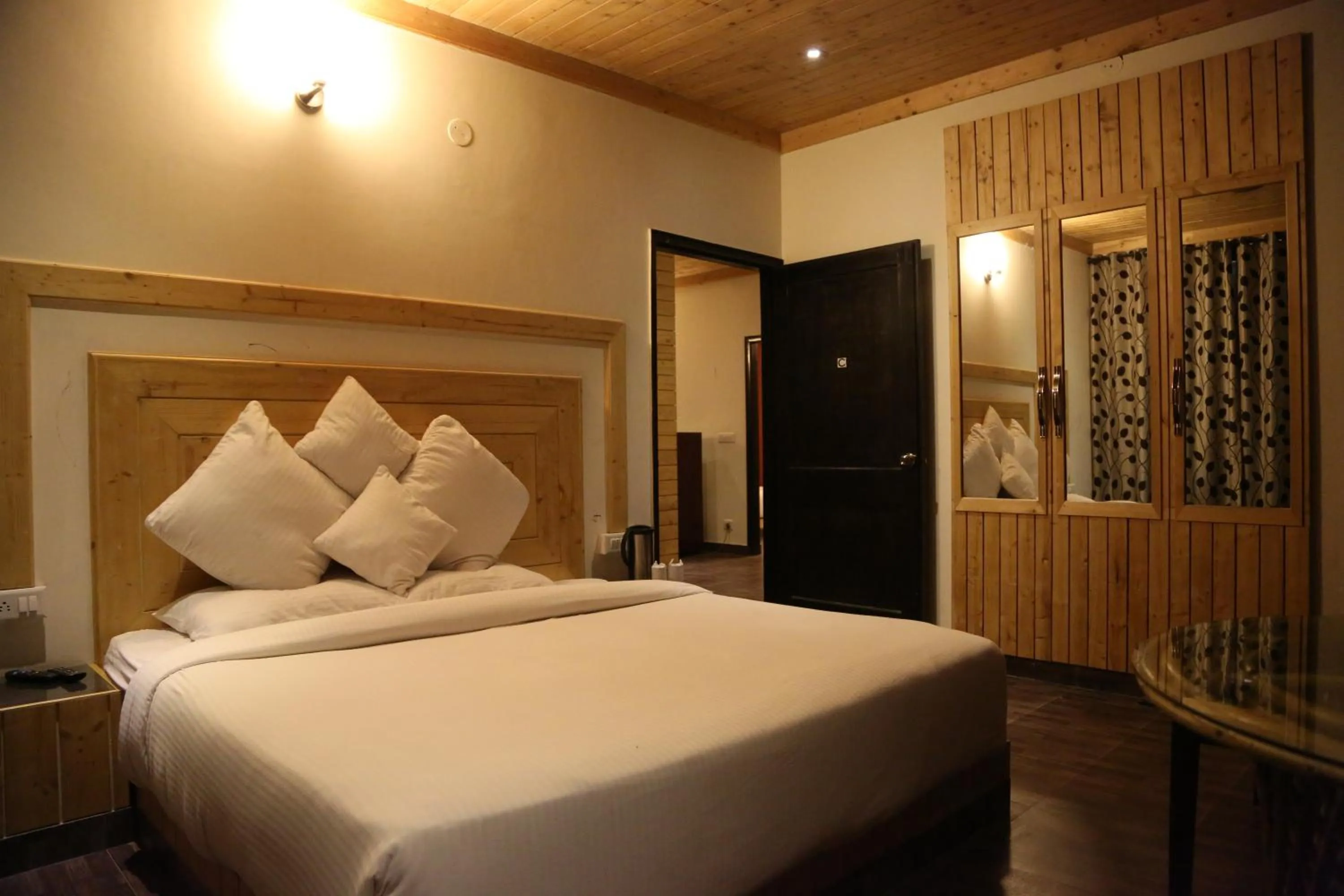 Bedroom, Bed in Winnies Holiday Resort & Spa