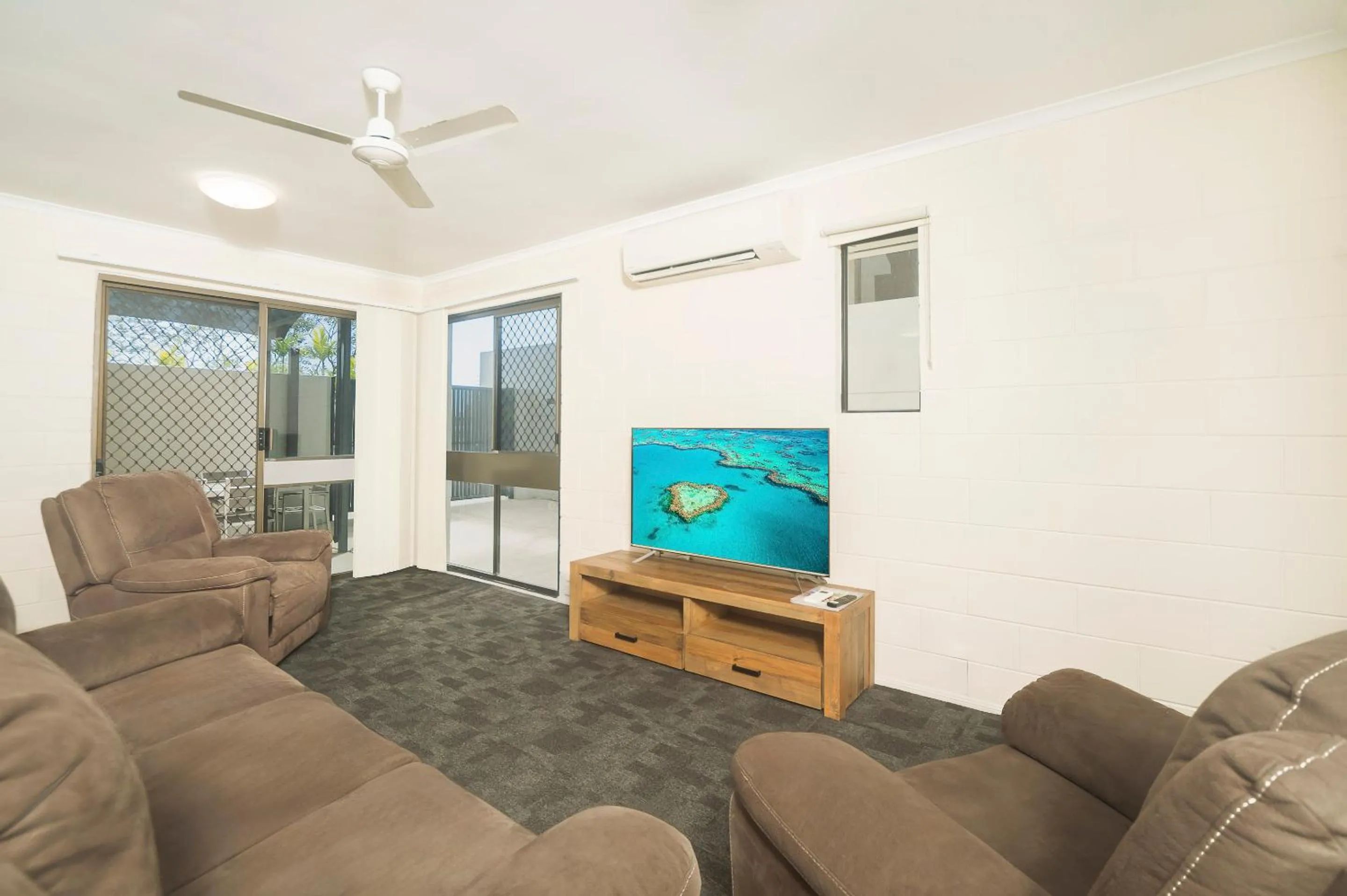 TV and multimedia in Reef Gateway Hotel