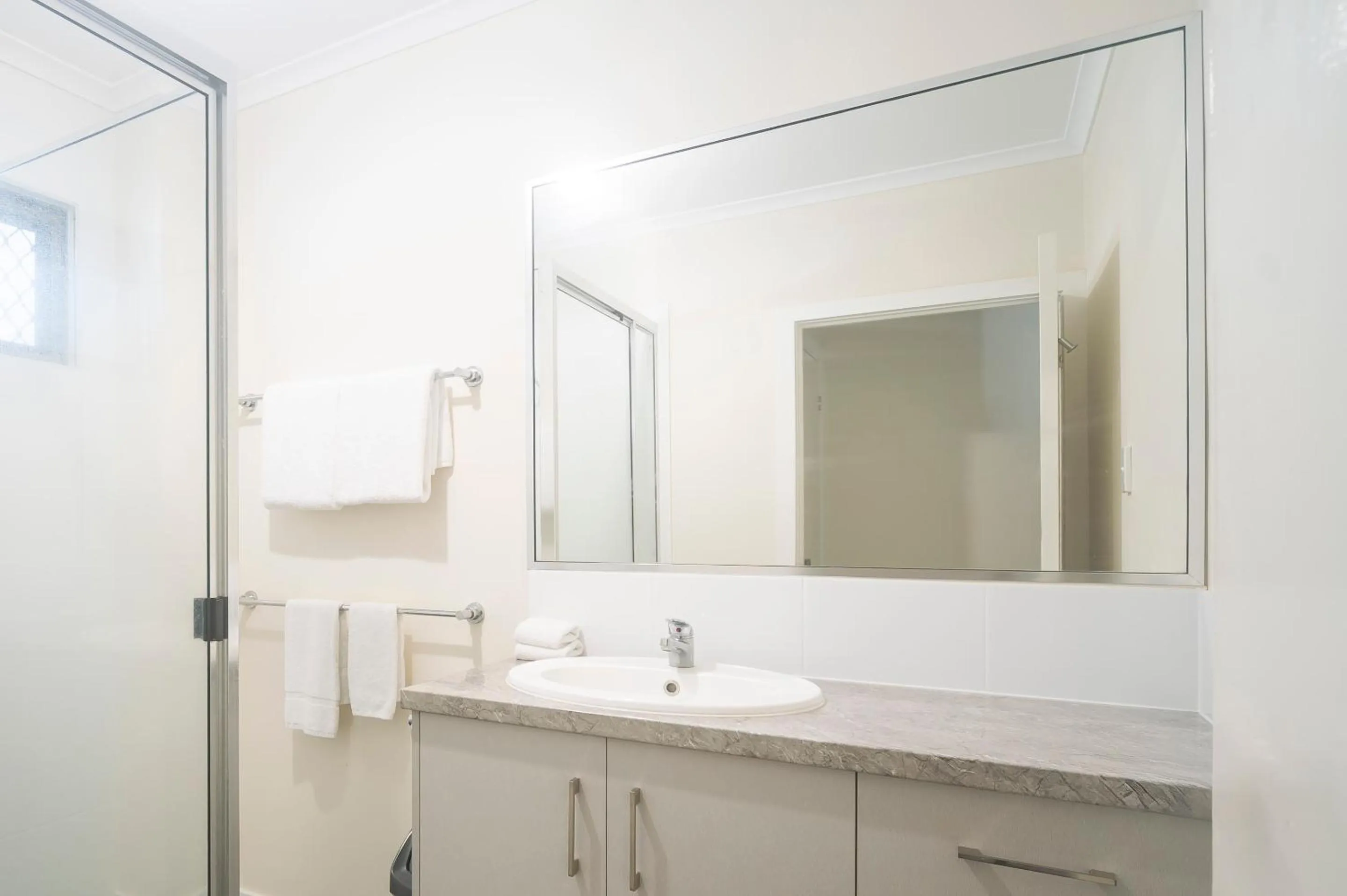 Bathroom in Reef Gateway Hotel