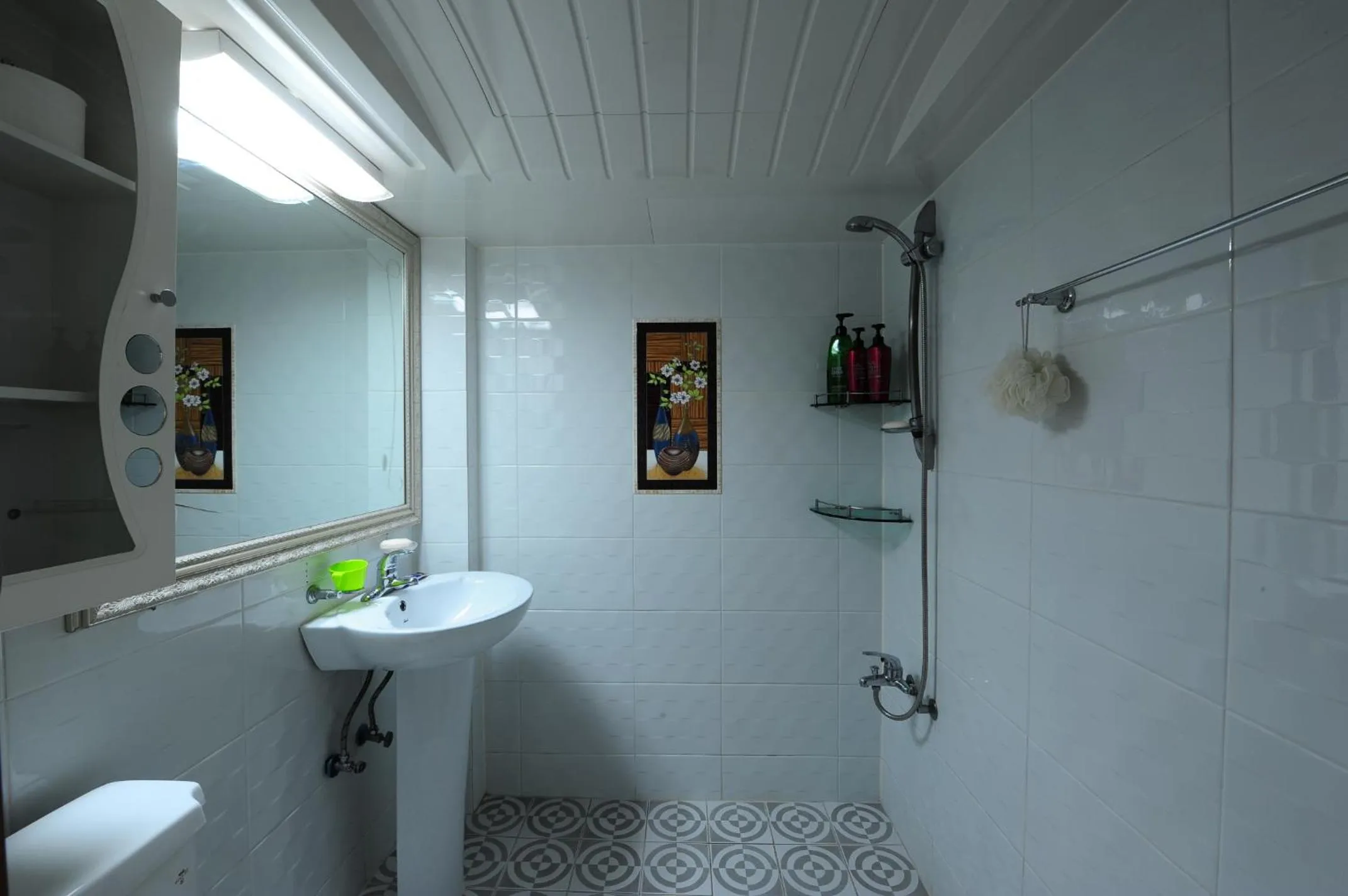 Bathroom in Hi Hotel