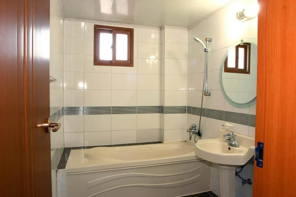 Bathroom in Hi Hotel